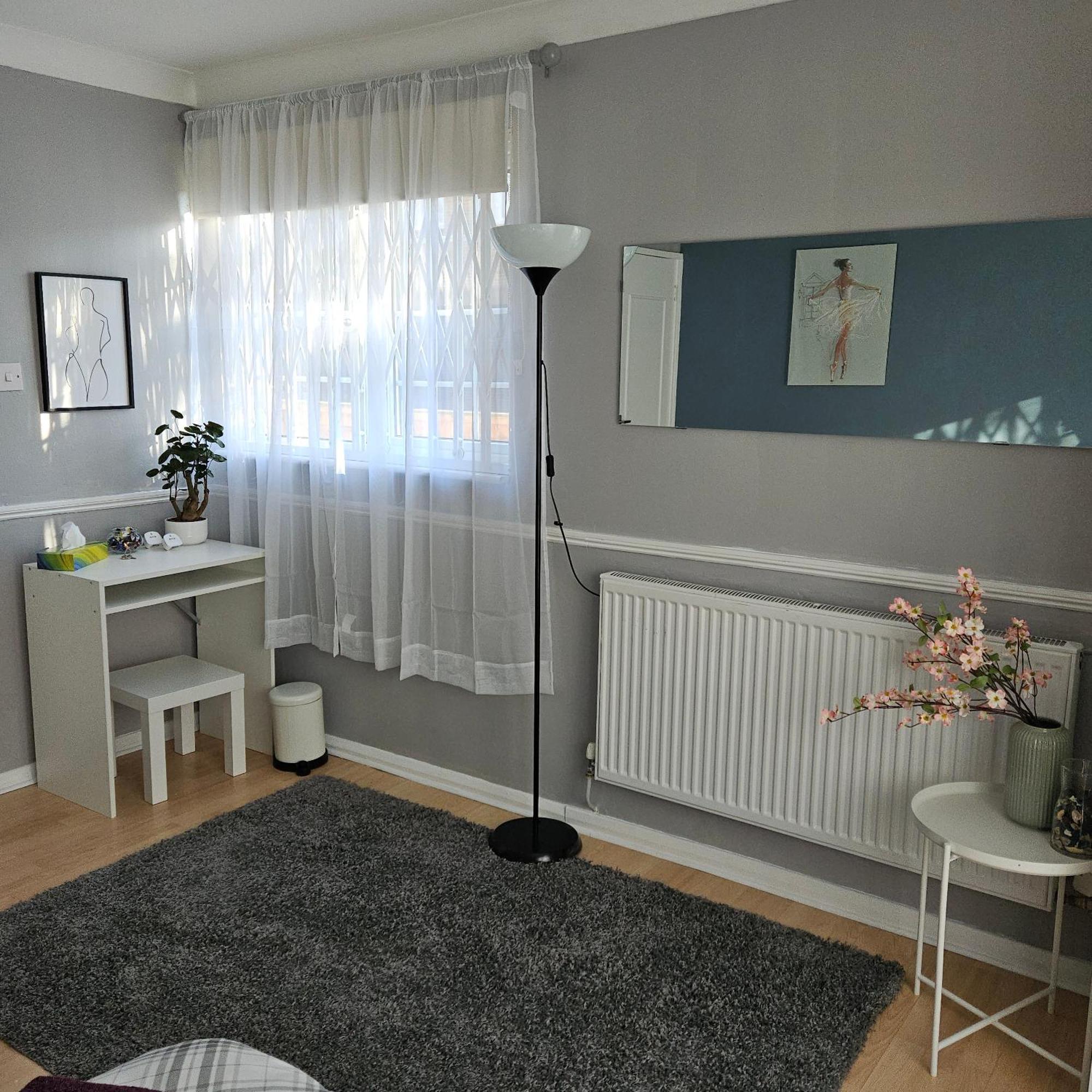 Gasthuis Modern Spacious 10 Minutes From Eye Londen