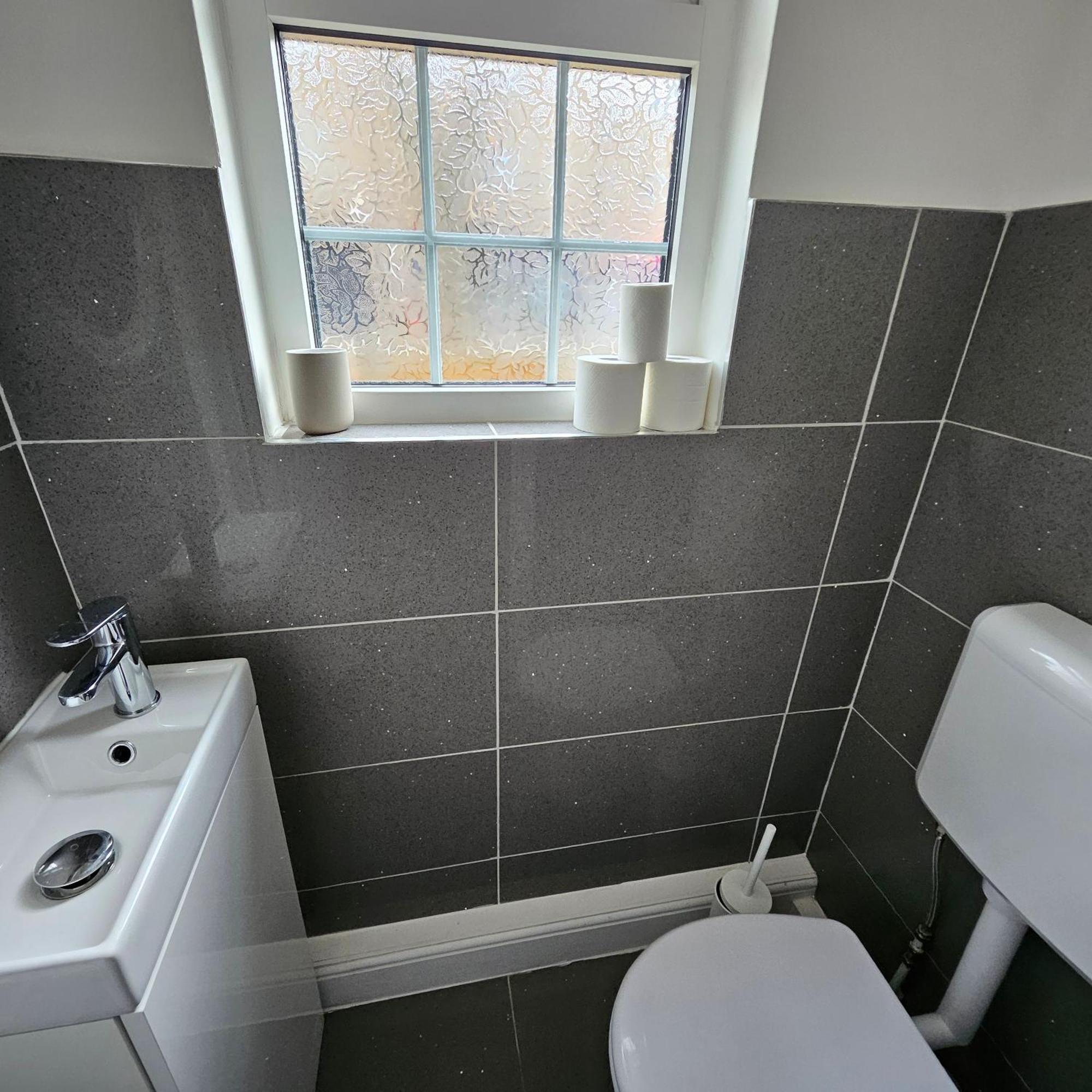 Modern Spacious 10 Minutes From Eye * Londen