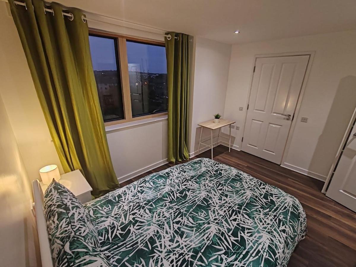 Appartement With Wembley View Londen