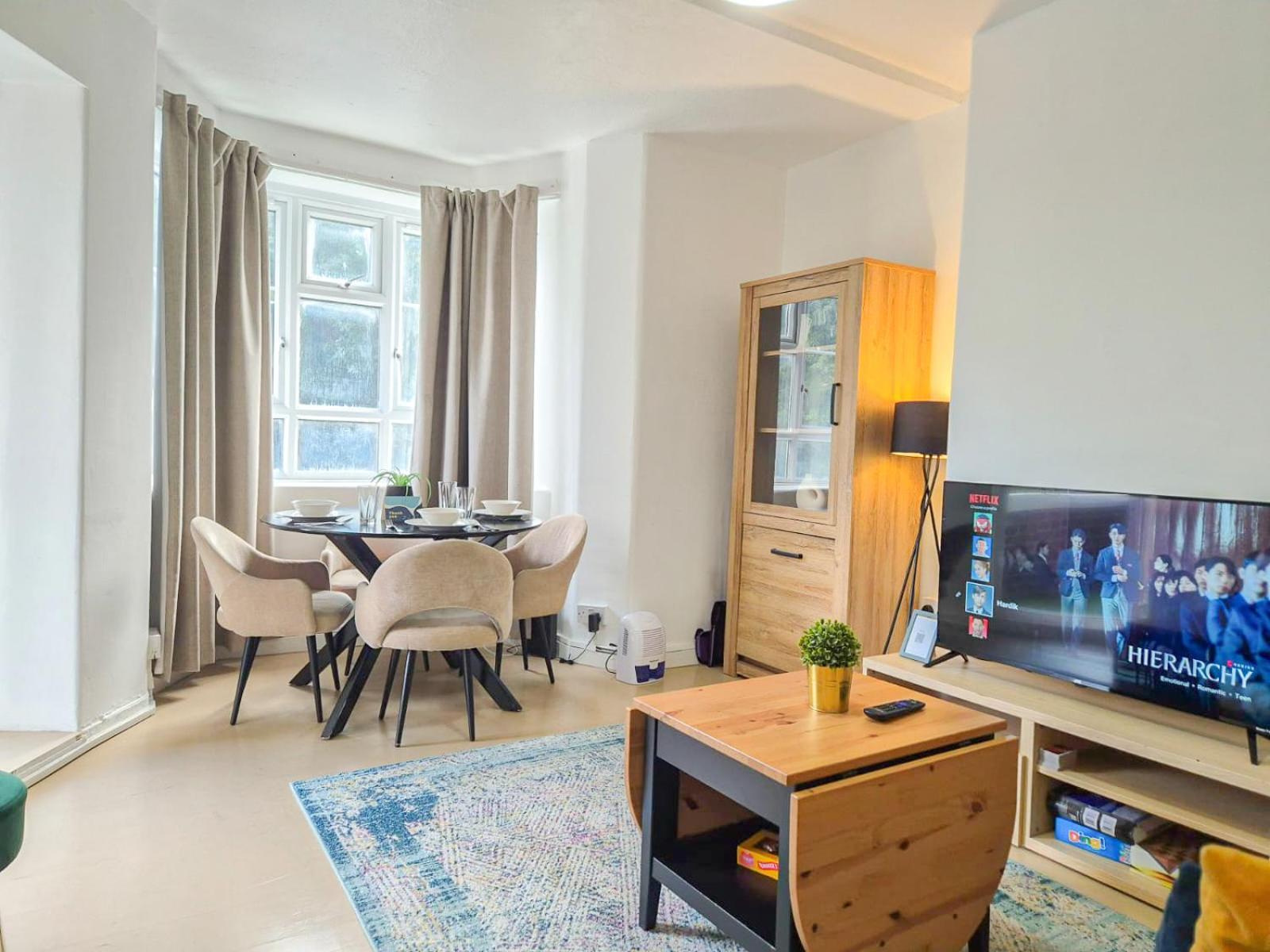 Apartment Like 2-bedroom Flat With Free Wi-fi In White City, Hammersmith, Shepherds Bush *