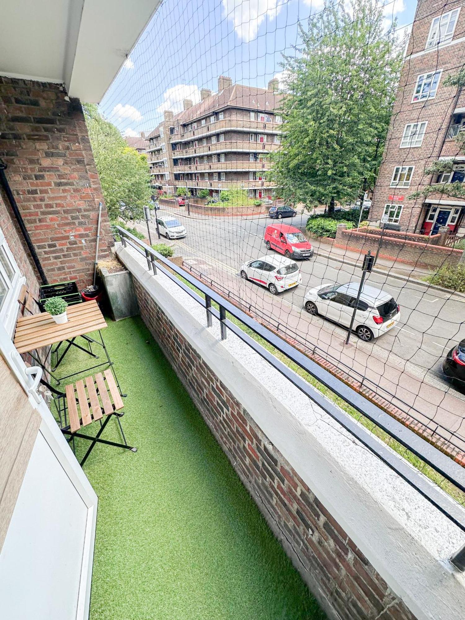 Apartment Like 2-bedroom Flat With Free Wi-fi In White City, Hammersmith, Shepherds Bush *