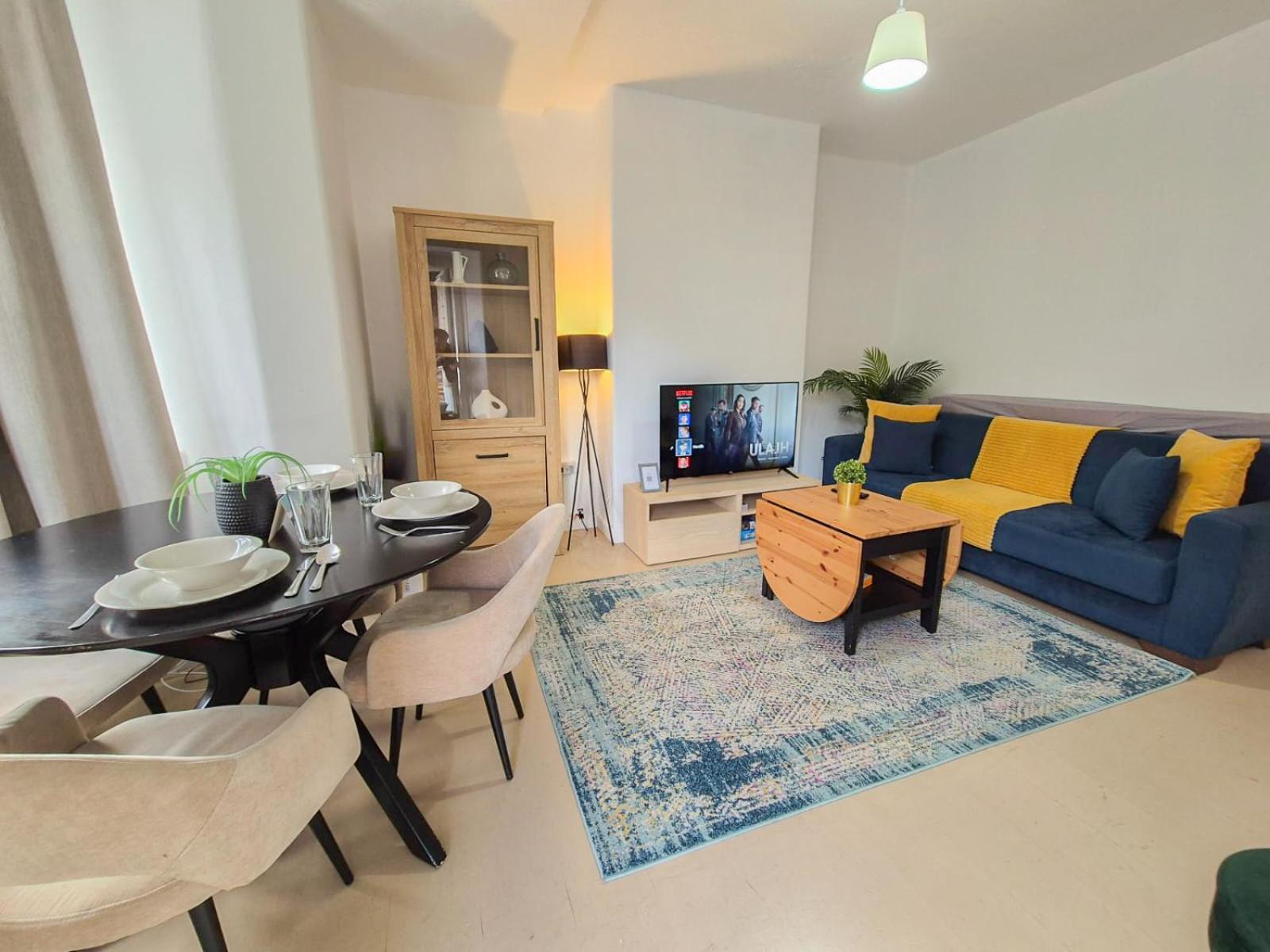 Apartment Like 2-bedroom Flat With Free Wi-fi In White City, Hammersmith, Shepherds Bush *