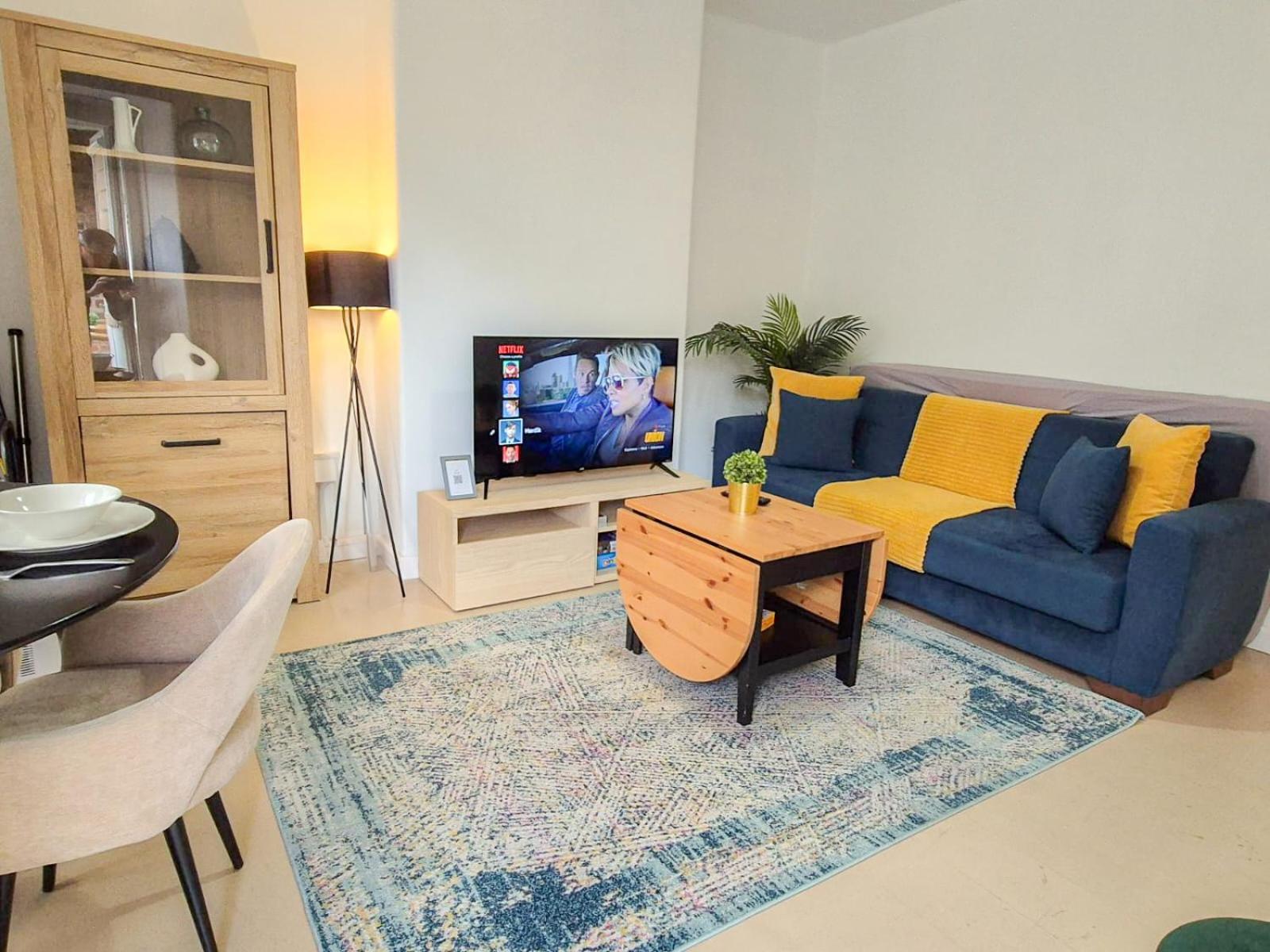 Like 2-bedroom Flat With Free Wi-fi In White City, Hammersmith, Shepherds Bush Apartment *