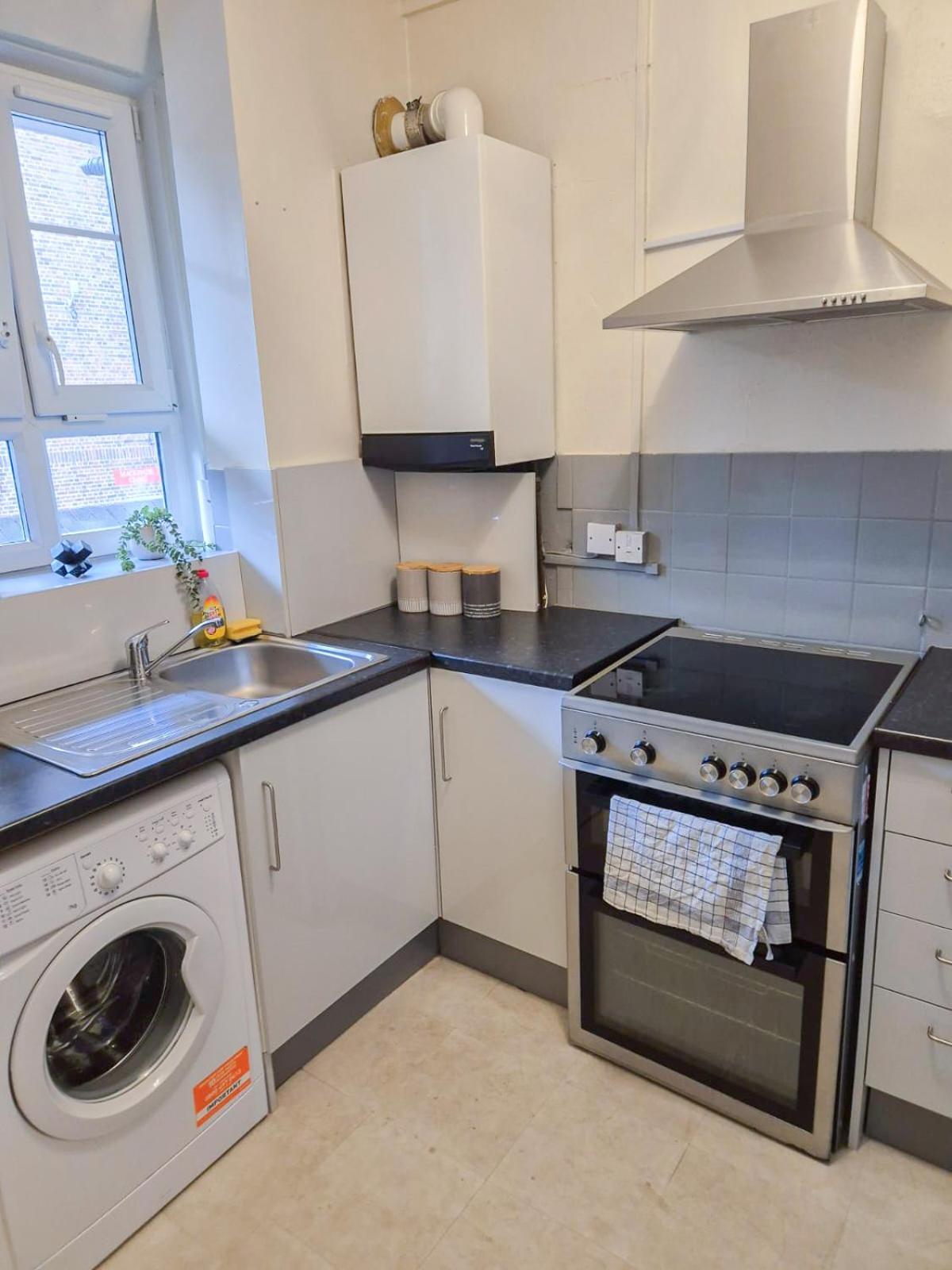 Like 2-bedroom Flat With Free Wi-fi In White City, Hammersmith, Shepherds Bush Apartment *