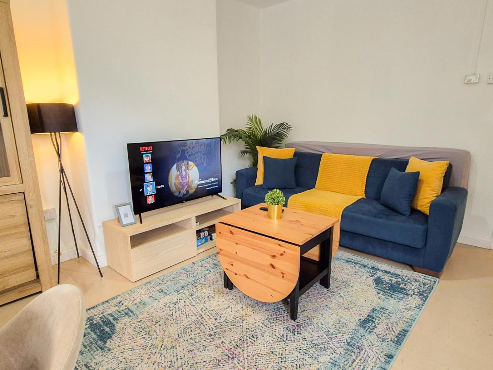 Apartment Like 2-bedroom Flat With Free Wi-fi In White City, Hammersmith, Shepherds Bush *