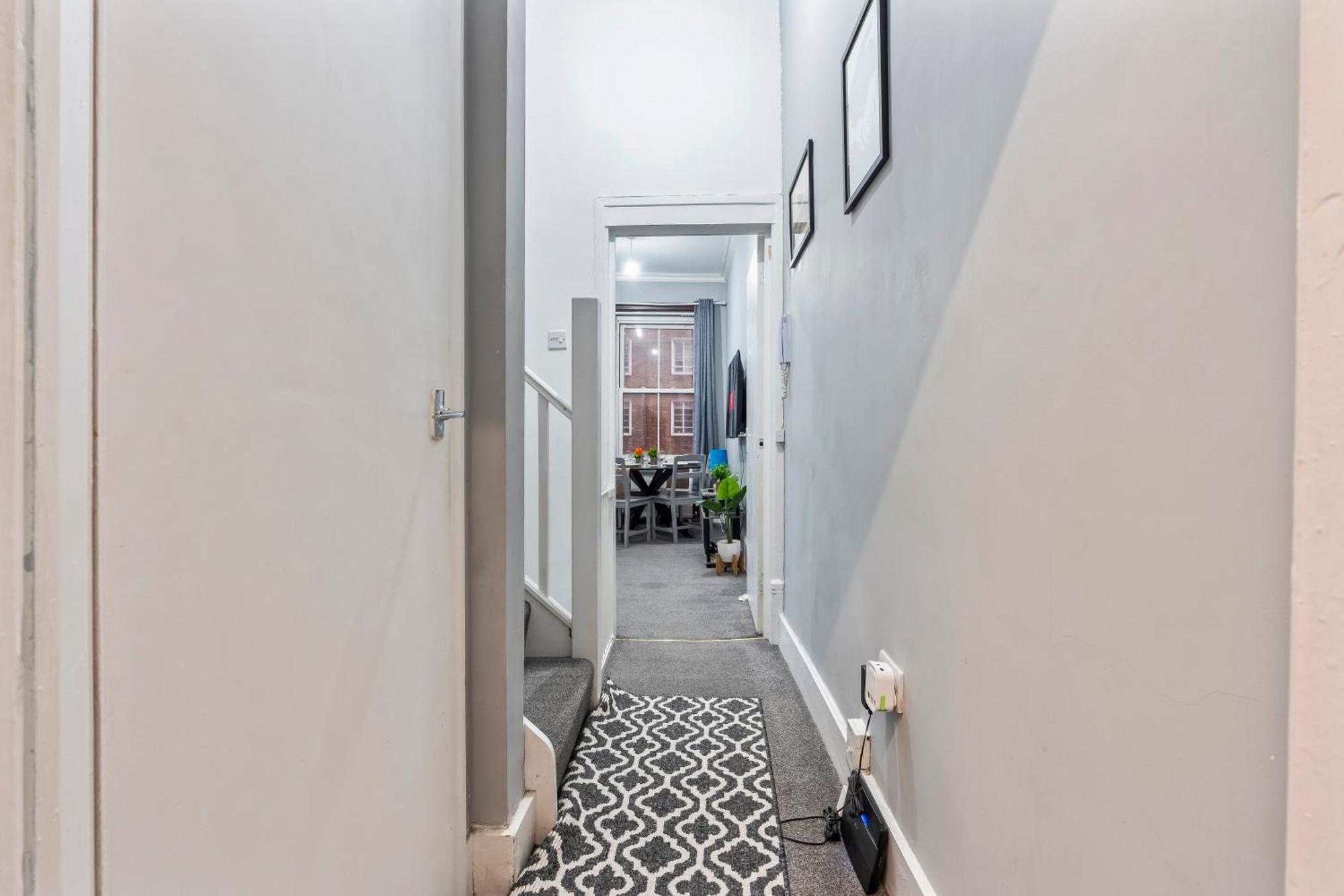 Spacious 3br Flat In Paddington And Hyde Park Apartment *