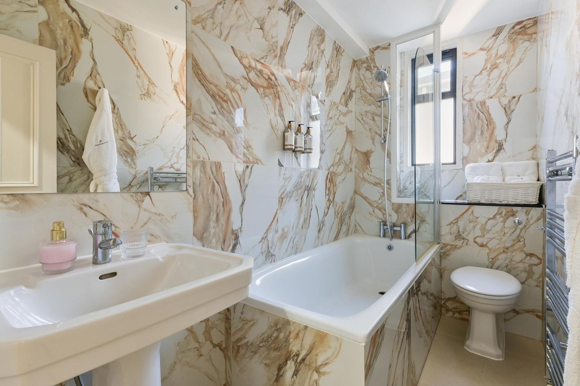 Avari - Princeton Collection *