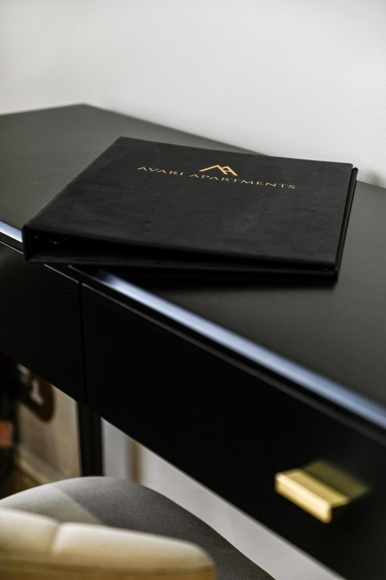 Avari - Princeton Collection * Londres