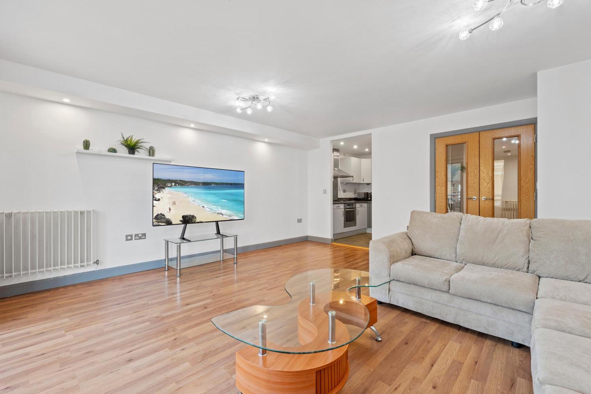 Apartment Luxury Silvertown Way London