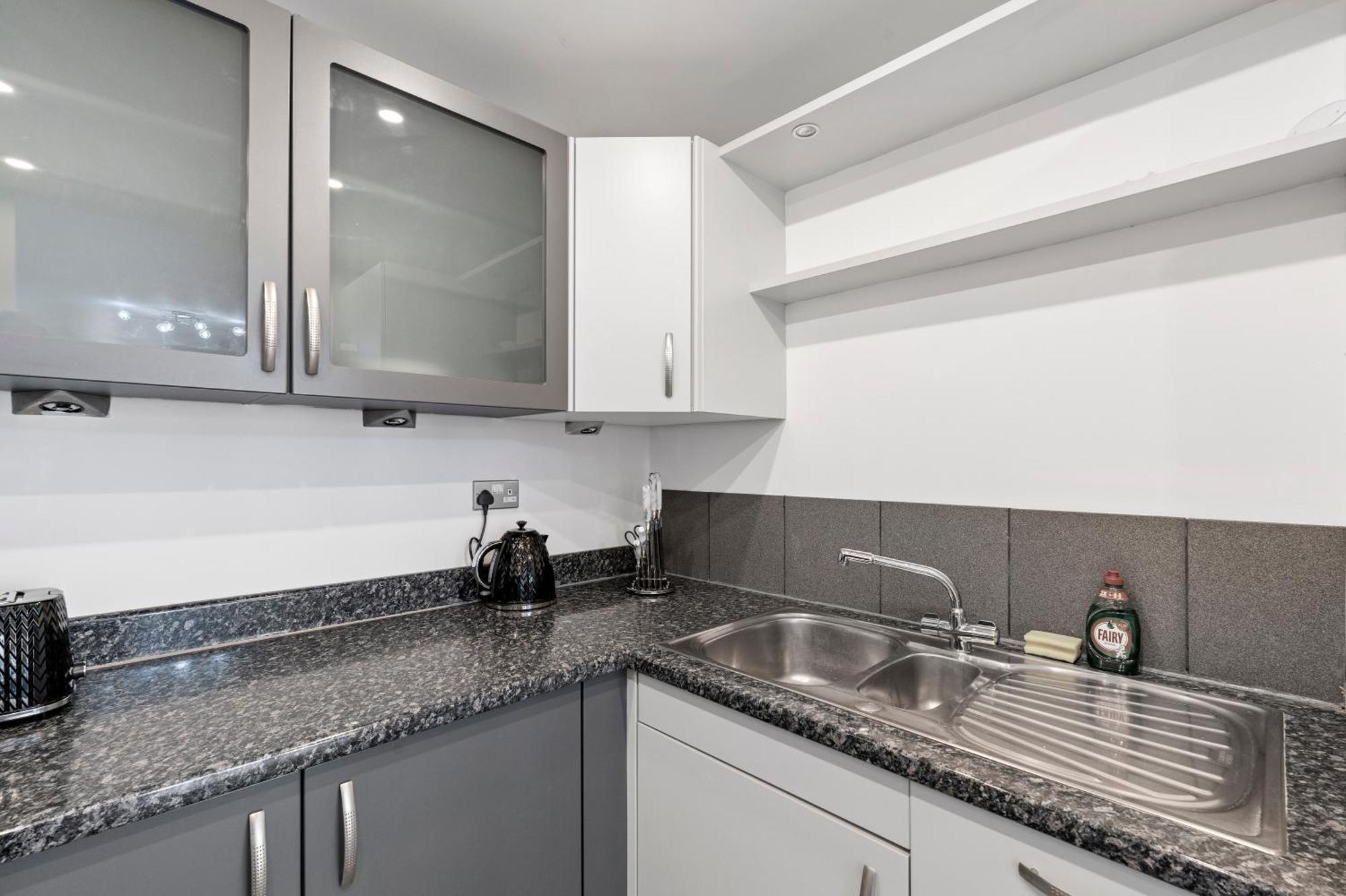 Luxury Silvertown Way * London