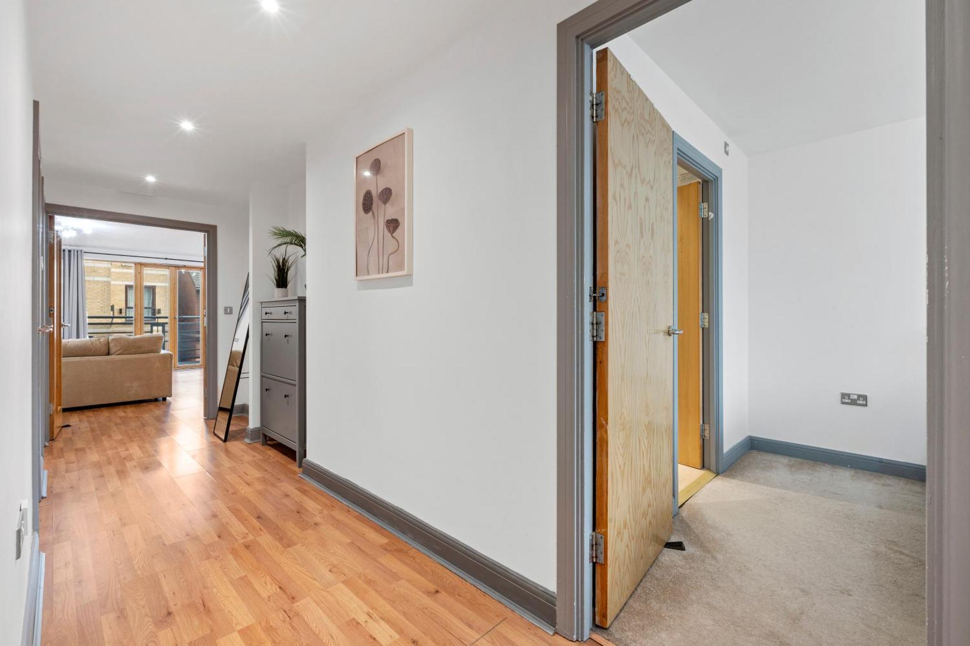 Luxury Silvertown Way * London