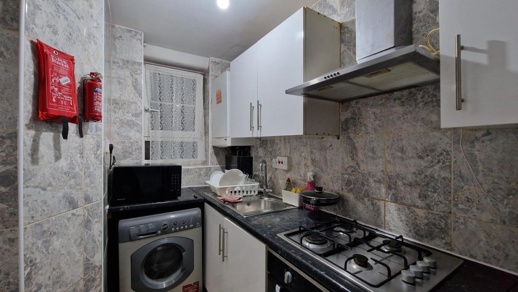The Cosy Newcourt House, 6-sleeper - 15 Minutes From Zone 1 * Londres