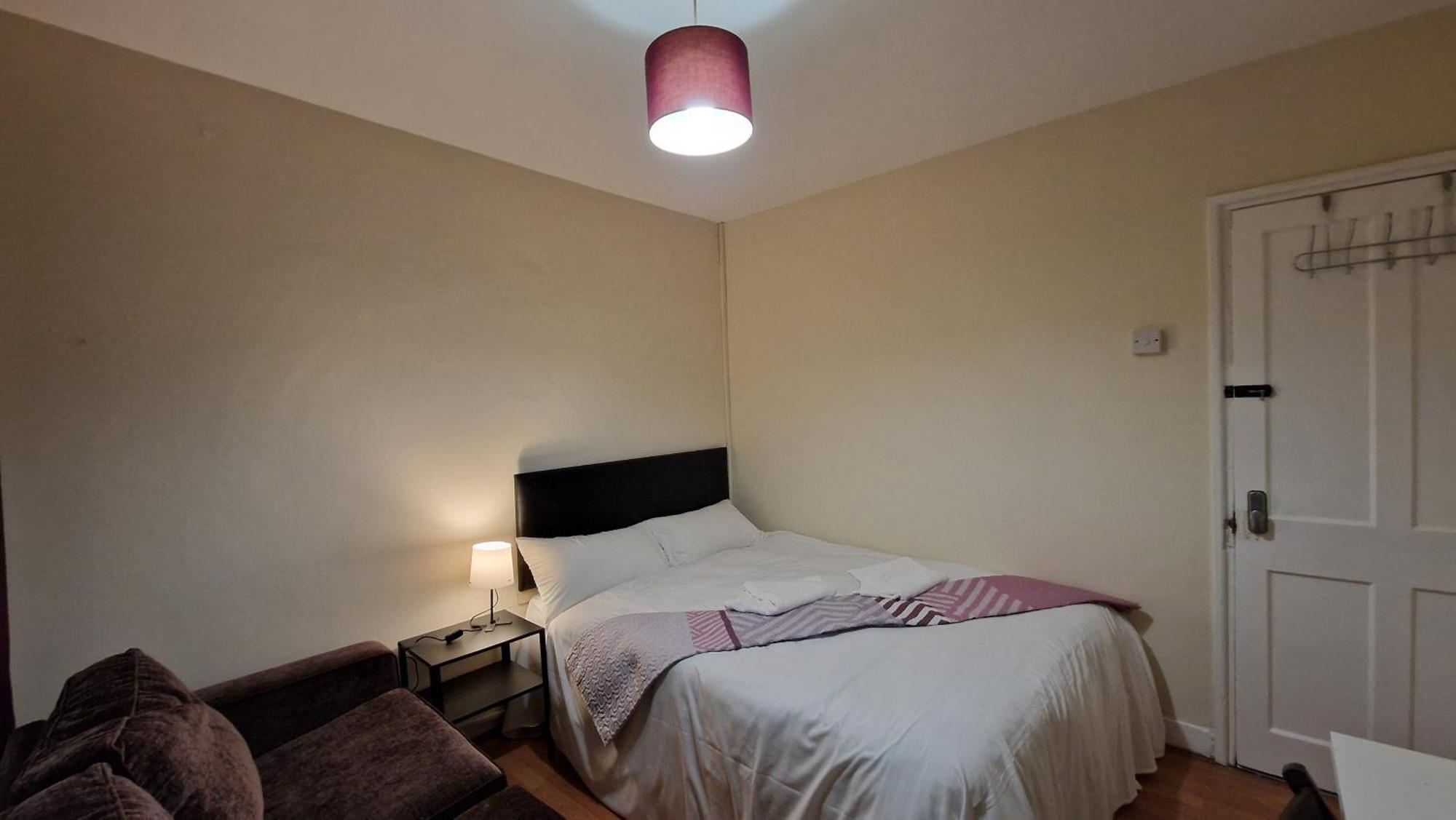 The Cosy Newcourt House, 6-sleeper - 15 Minutes From Zone 1 Apartamento *