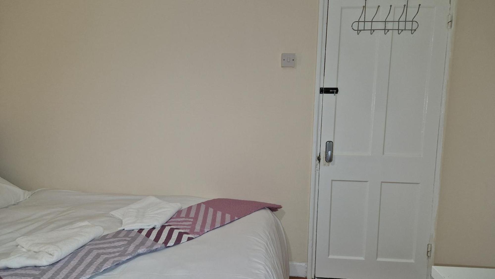 The Cosy Newcourt House, 6-sleeper - 15 Minutes From Zone 1 Apartamento Londres
