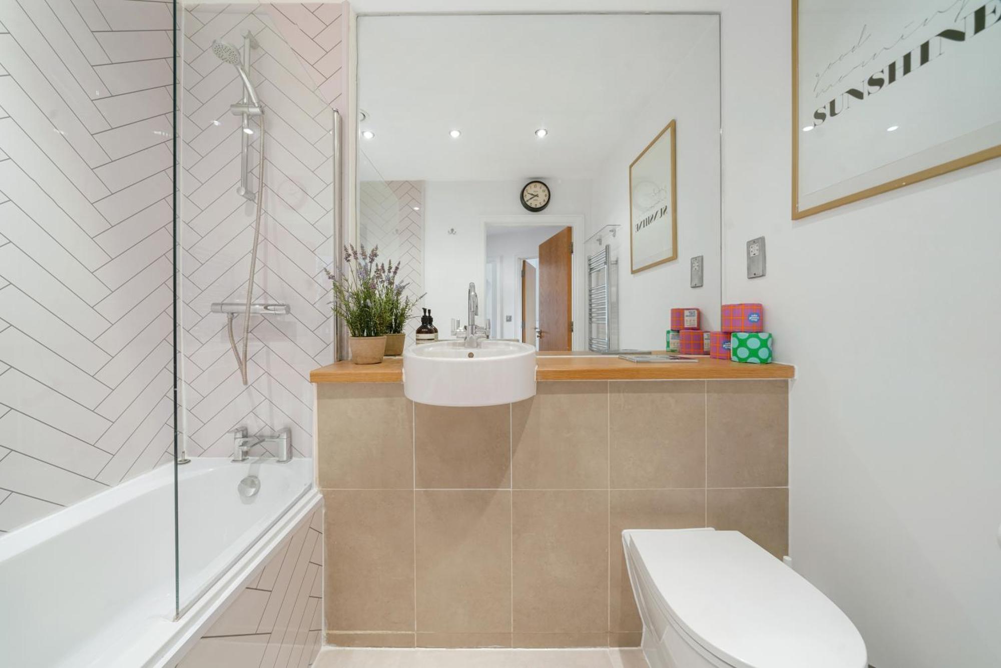 Charming Modern Flat In Battersea Apartment *