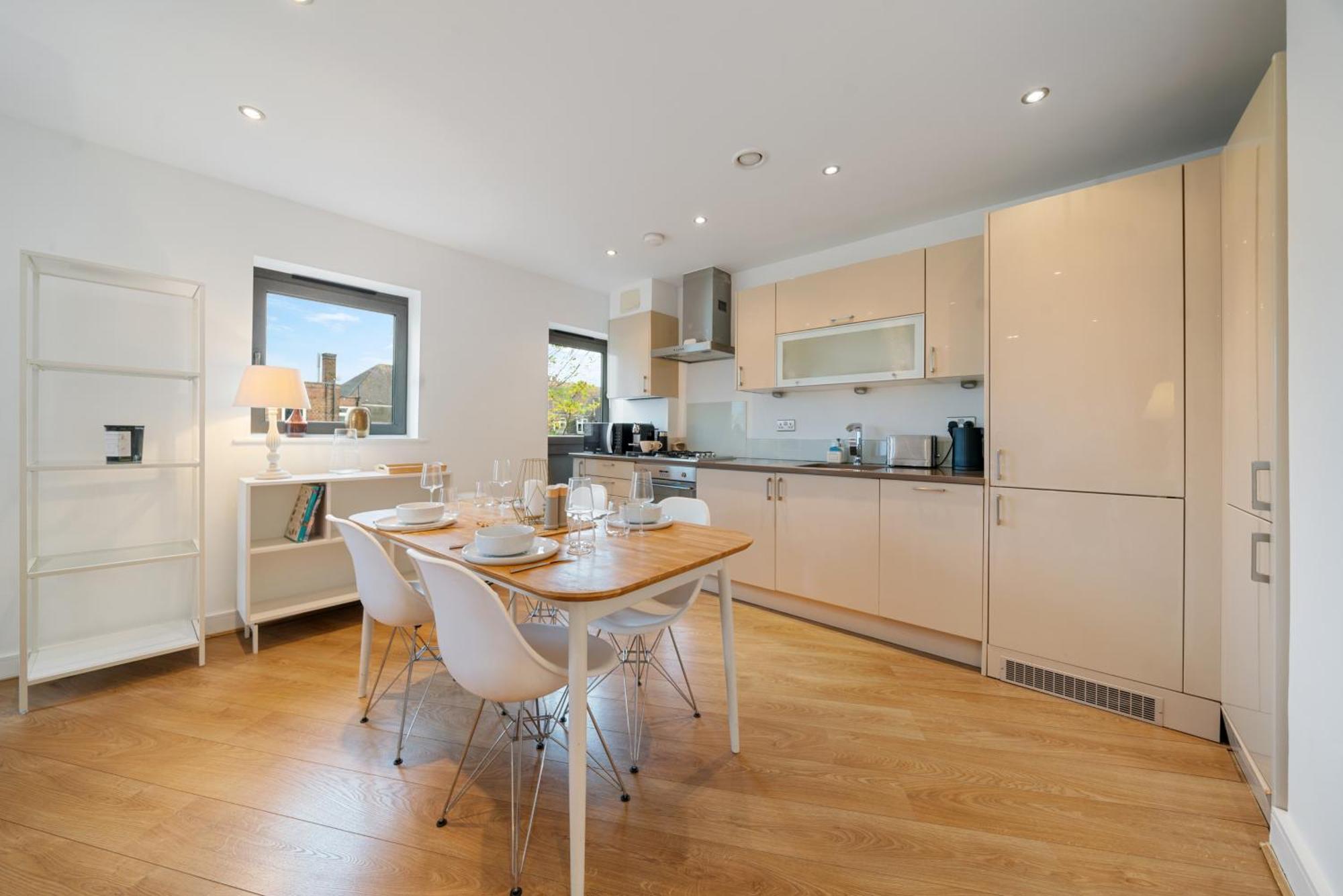 Charming Modern Flat In Battersea Apartment London