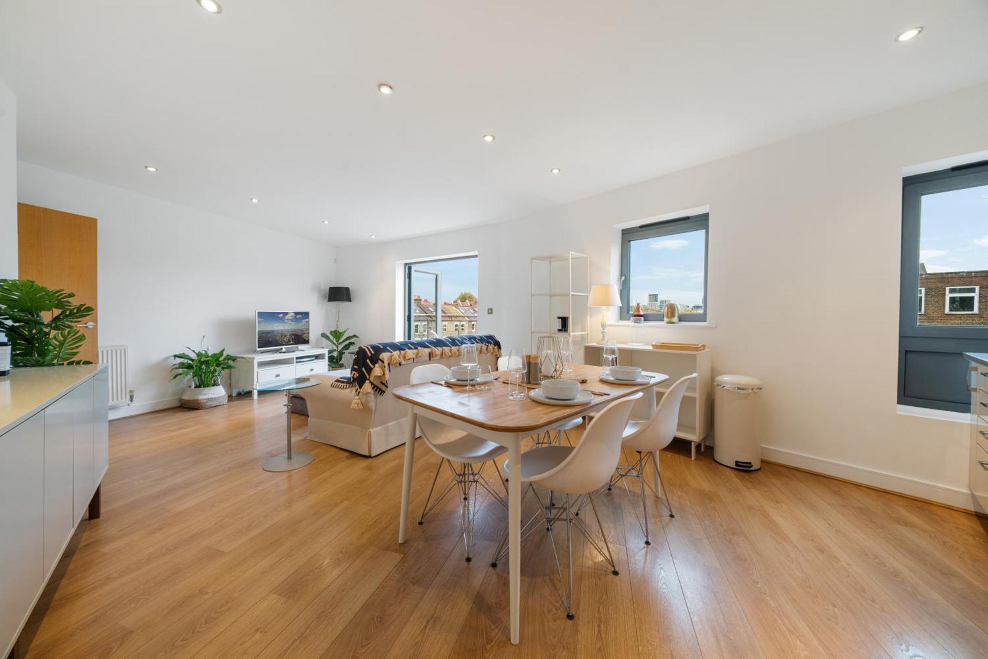 Charming Modern Flat In Battersea