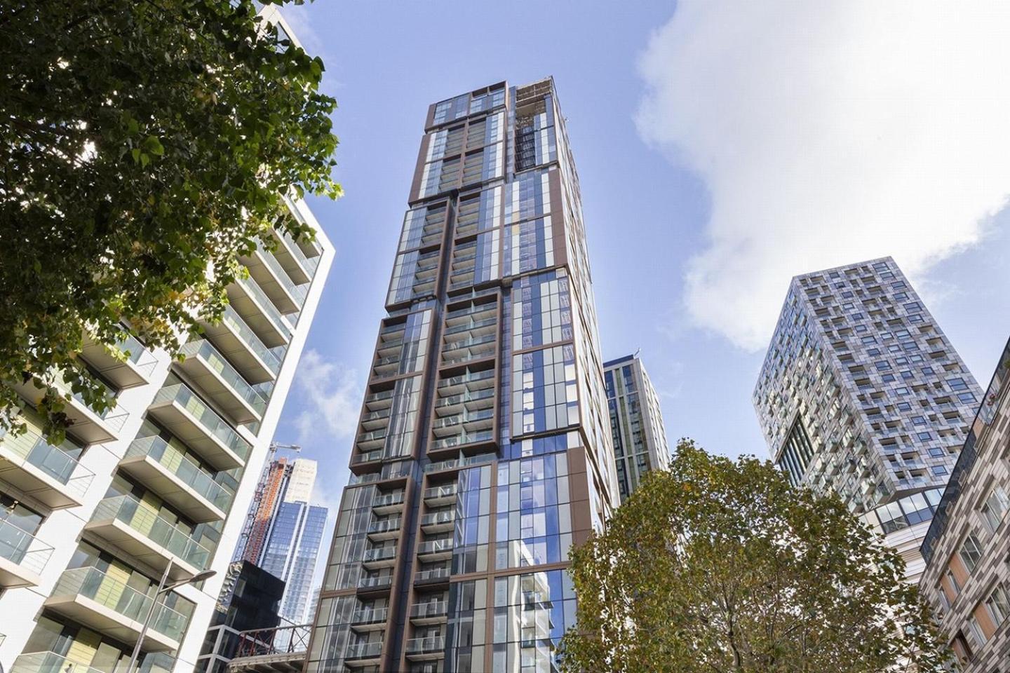 Large 2 Bedroom Canary Wharf With Great Transport Links Leilighet *