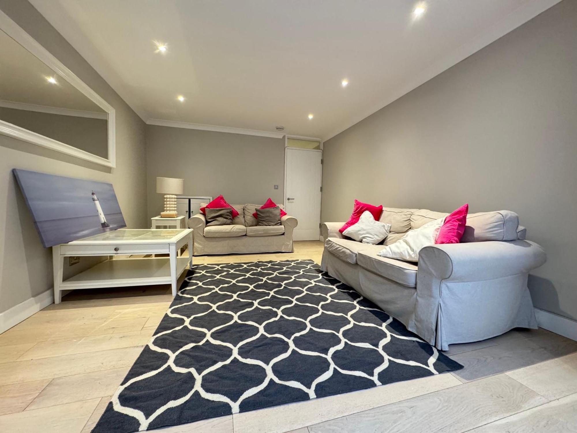 Charming 4bd 6 Mins From Nine Elms Station Сasa de vacaciones *