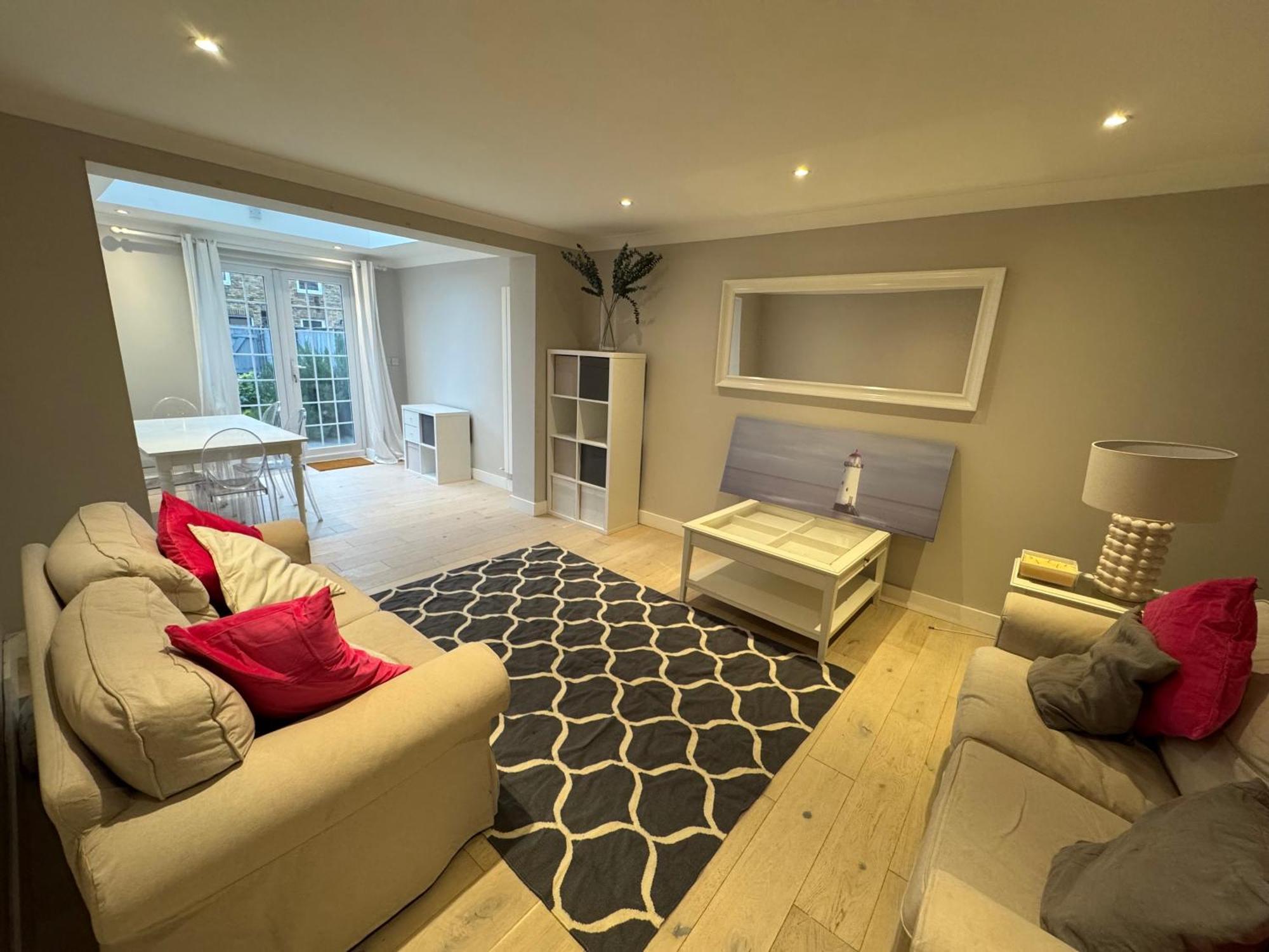 Charming 4bd 6 Mins From Nine Elms Station Сasa de vacaciones Londres