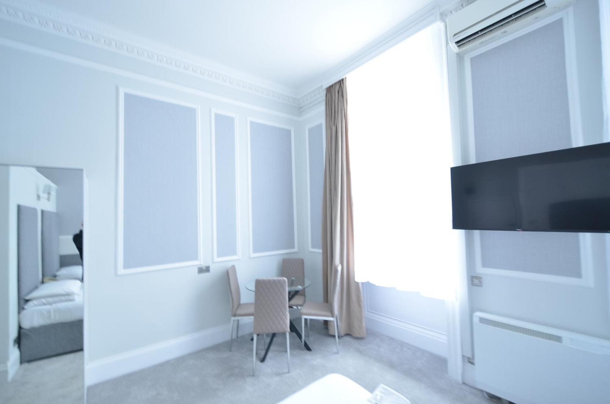 Amber Hotel-suites 3*