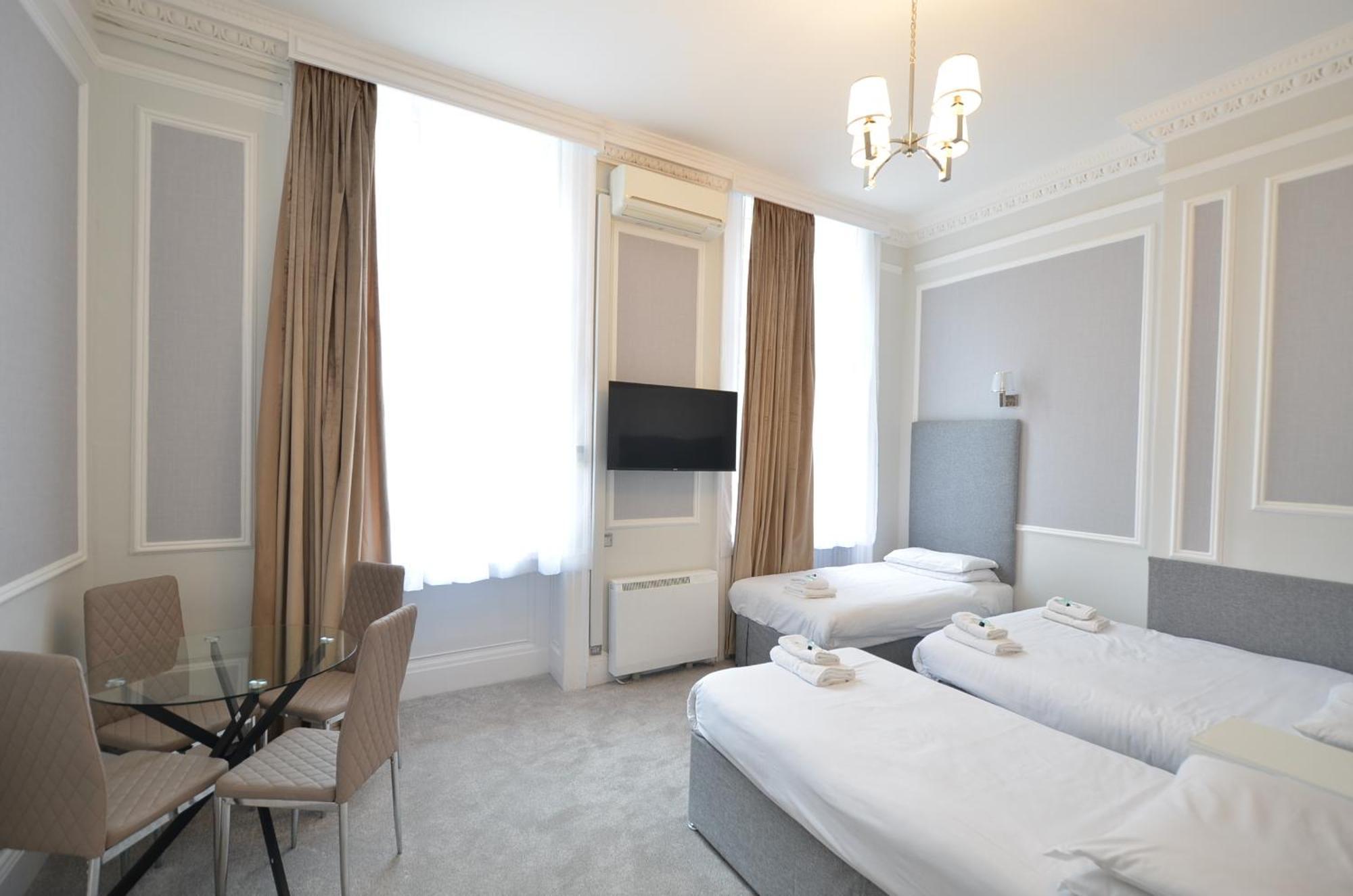 Amber Hotel-suites Hotel