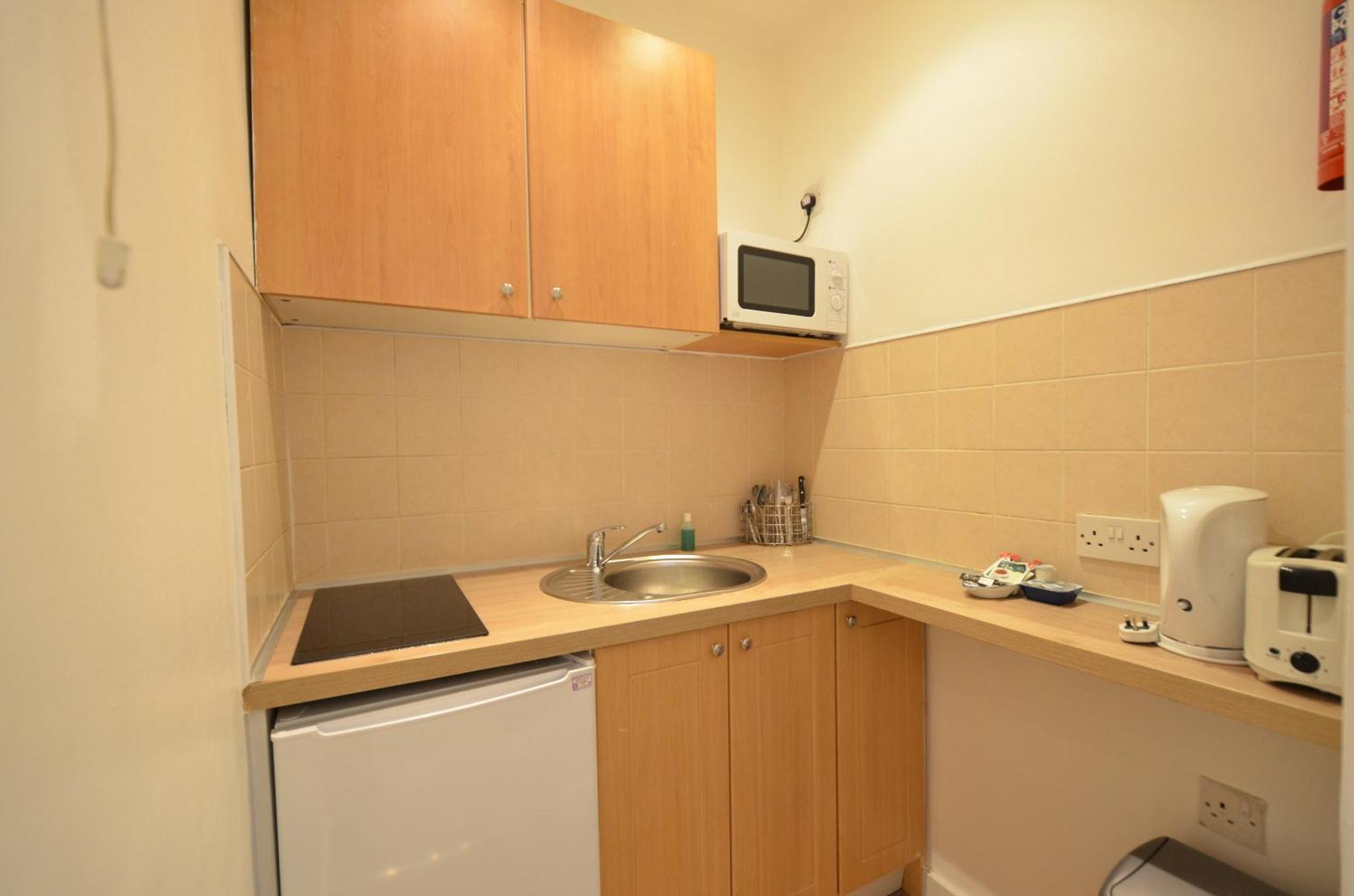 Amber Hotel-suites 3*
