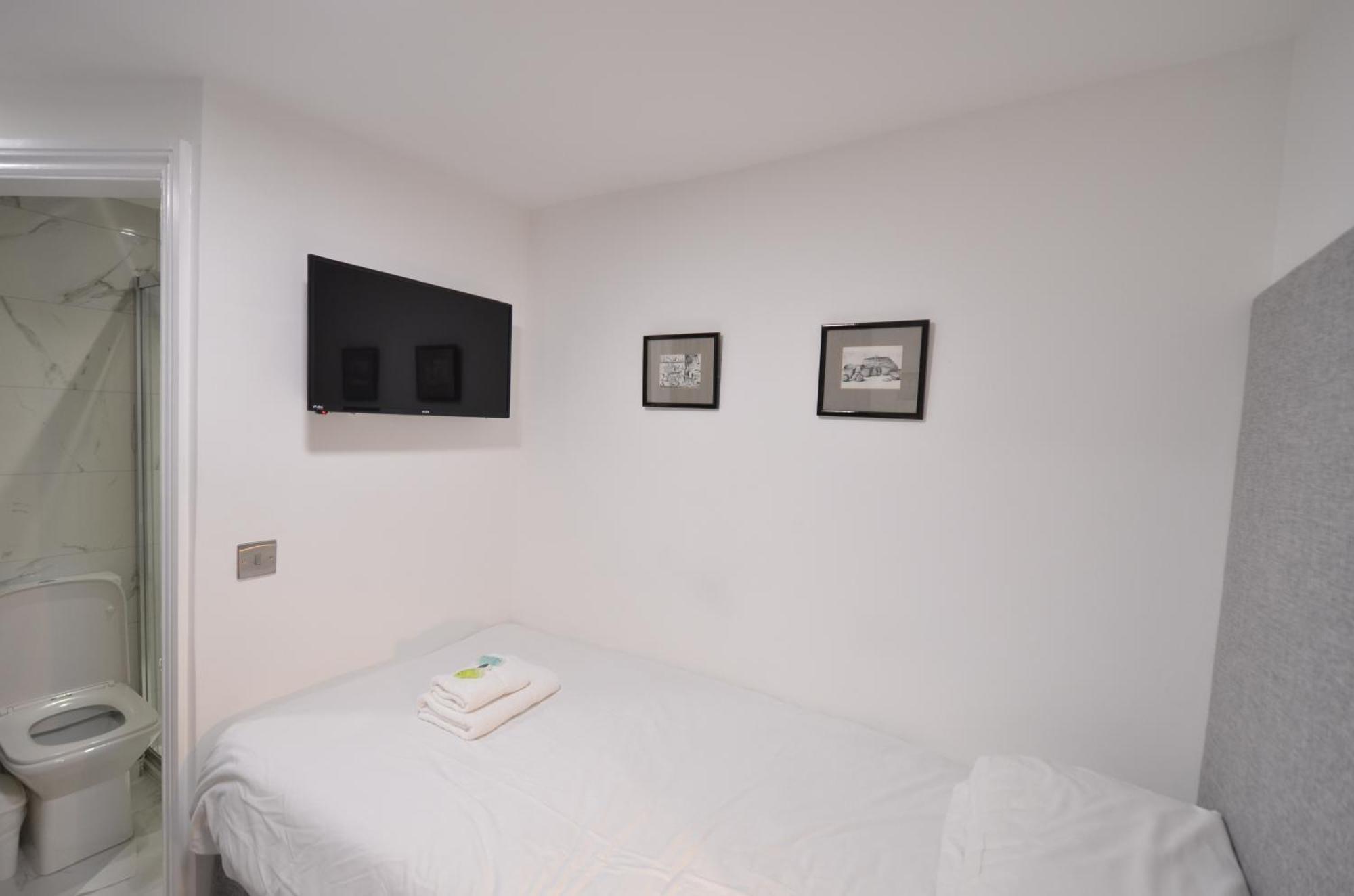 Amber Hotel-suites Hotel