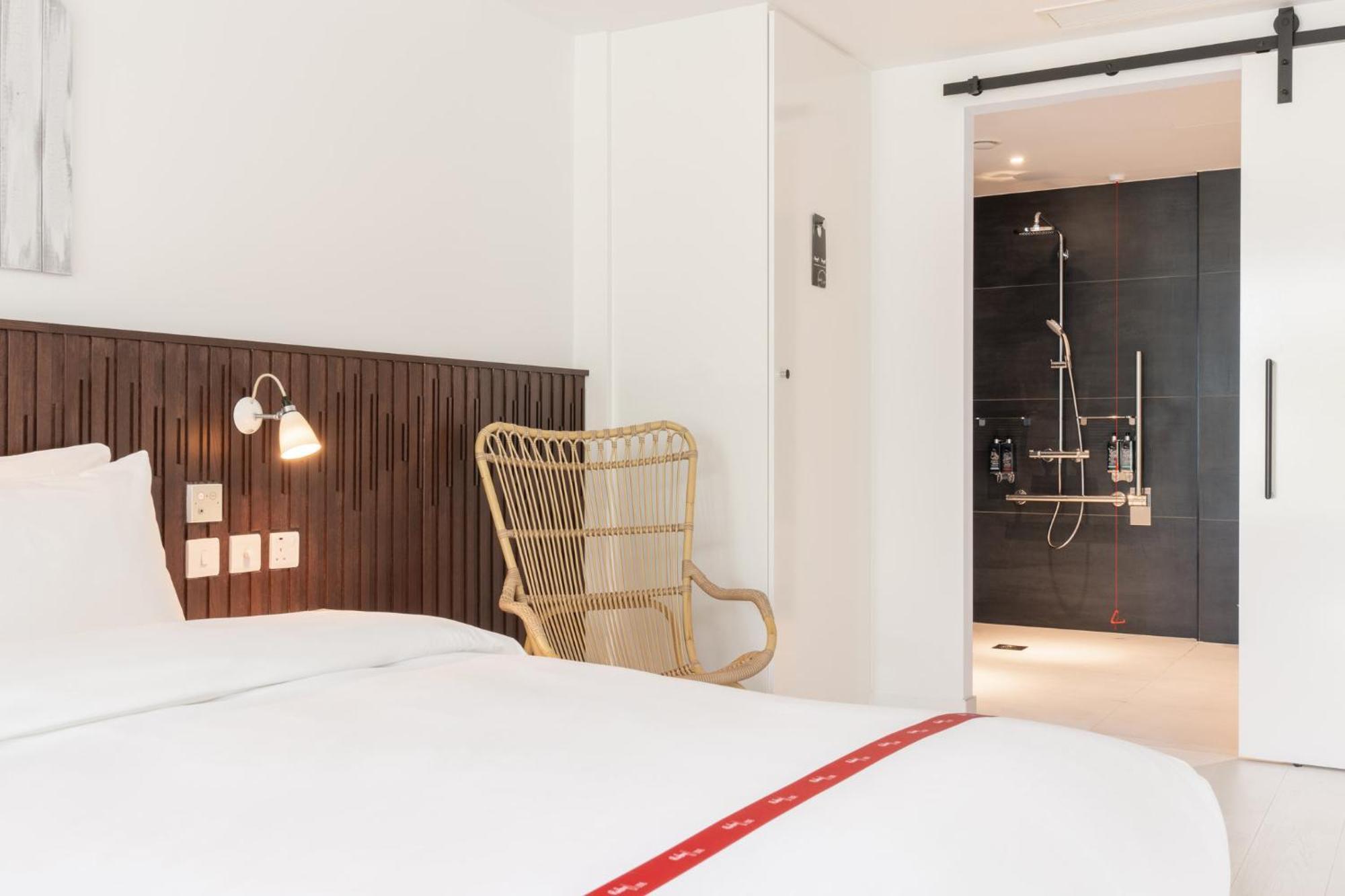 Ruby Zoe Hotel
