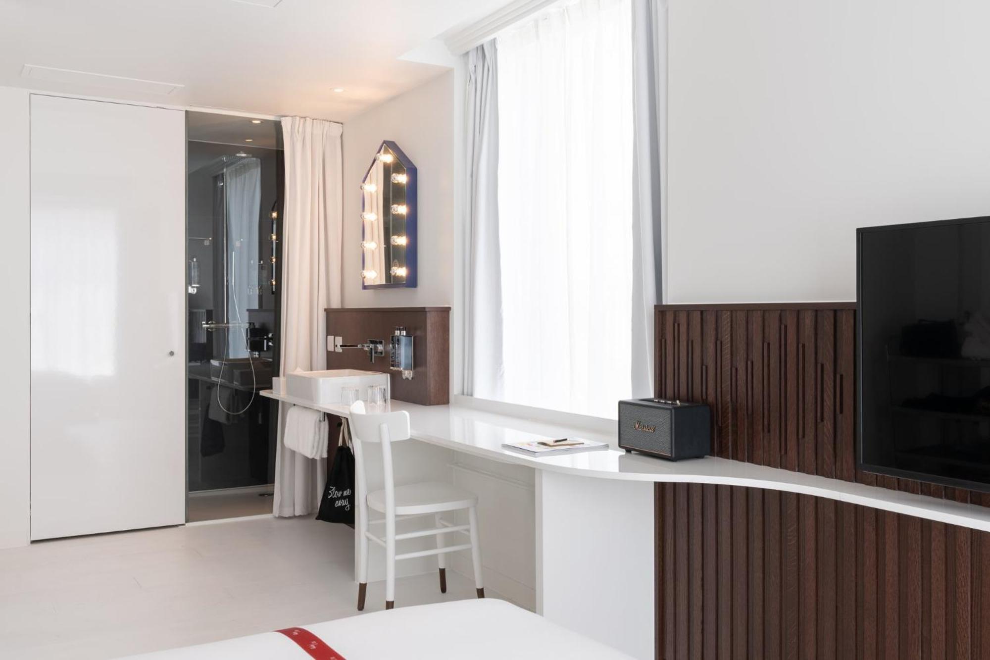 Ruby Zoe Hotel *