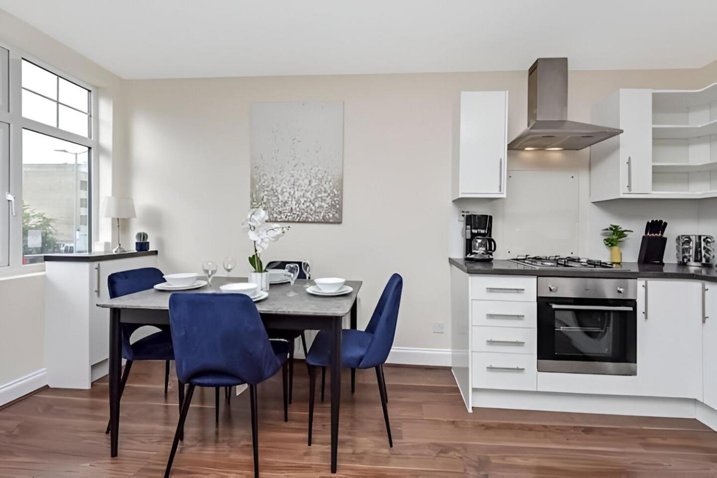Lovely Family Flat With Excellent Transport Links * London