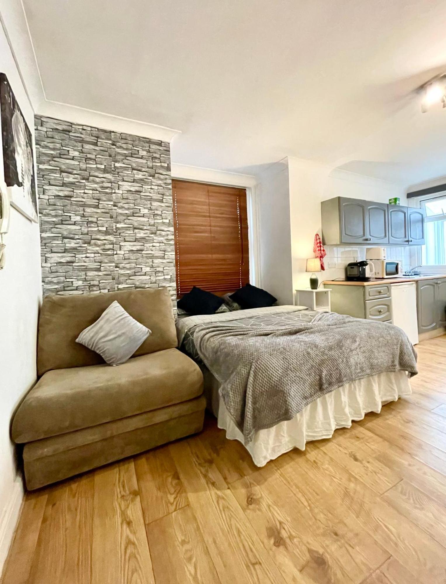 Apartment A Ground Floor Flat With Garden London