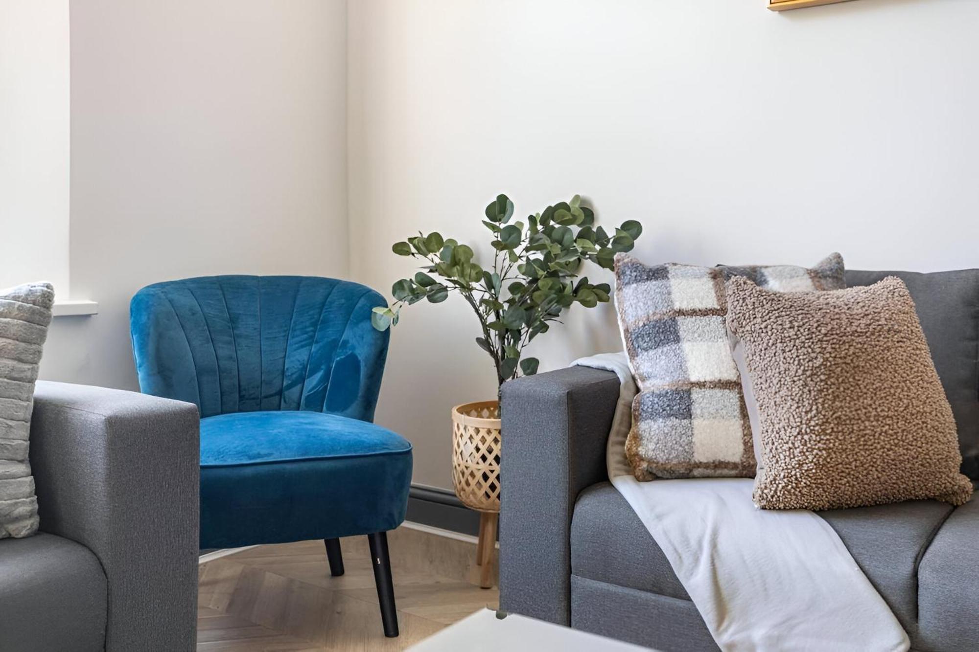 8br Gem In Prime Location Perfect For Group Leilighet London