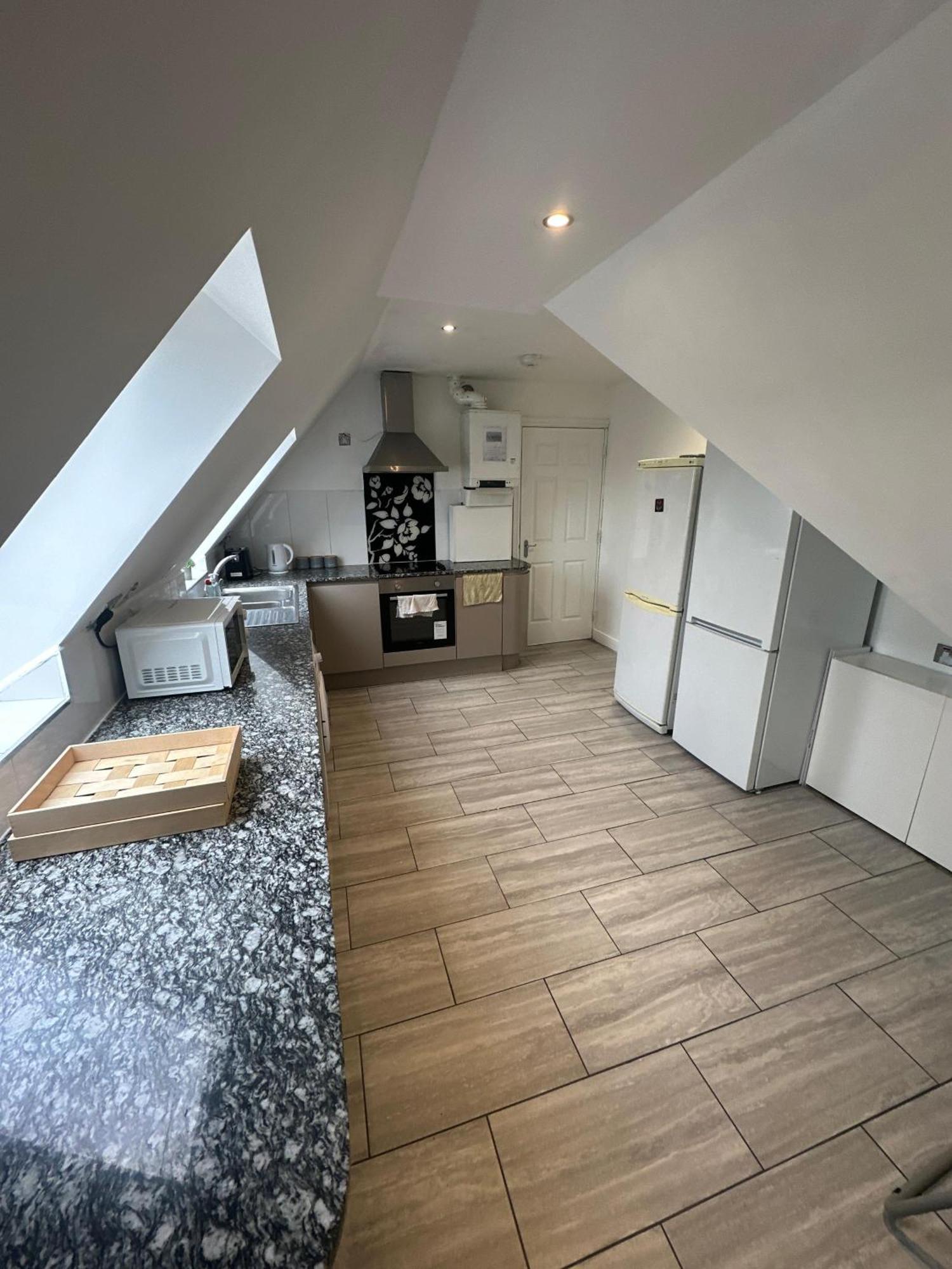 A Modern Luxury Penthouse Close To Tower-hil-canary Wharf-central Londen