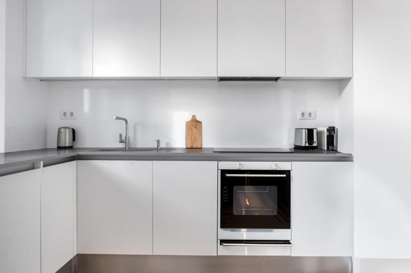 Your Camden Place, For 8 Apartment *
