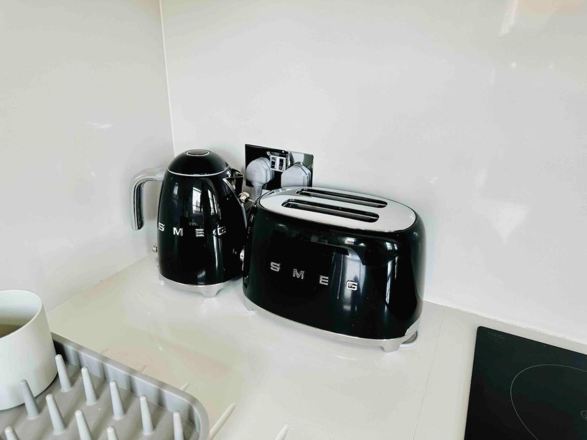 Private In Parsons New Kings Road Apartment