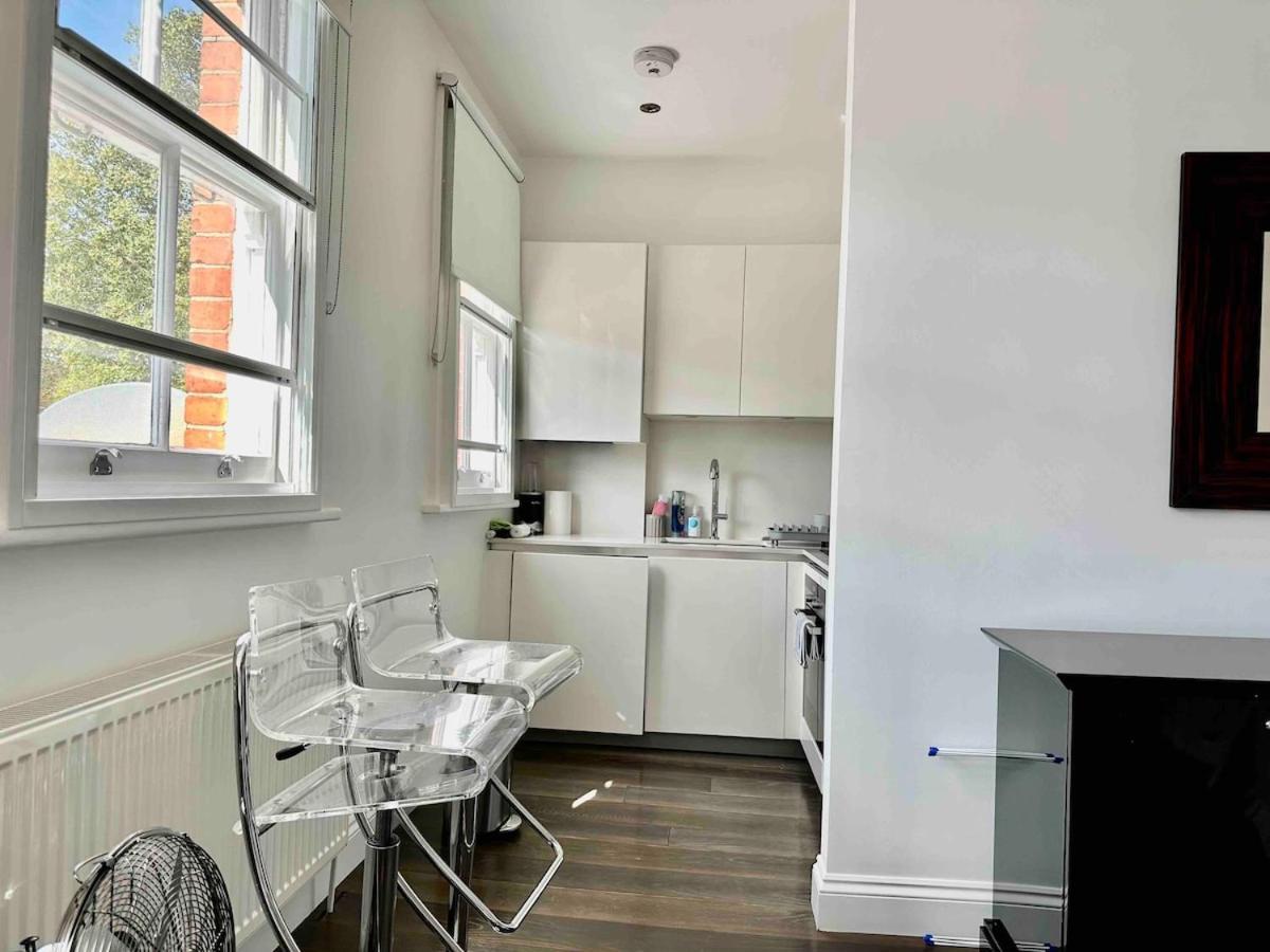 Private In Parsons New Kings Road * London
