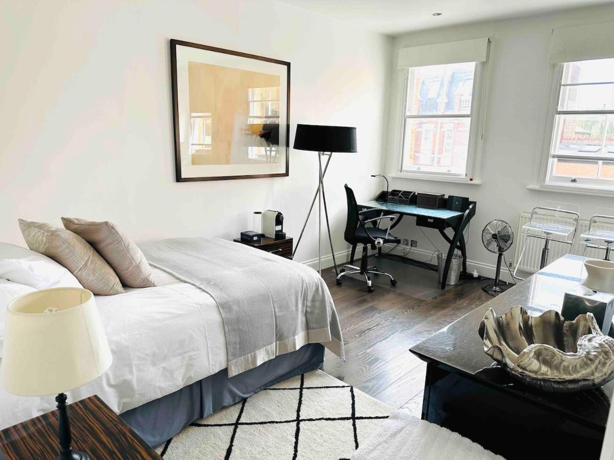 Private In Parsons New Kings Road Apartment