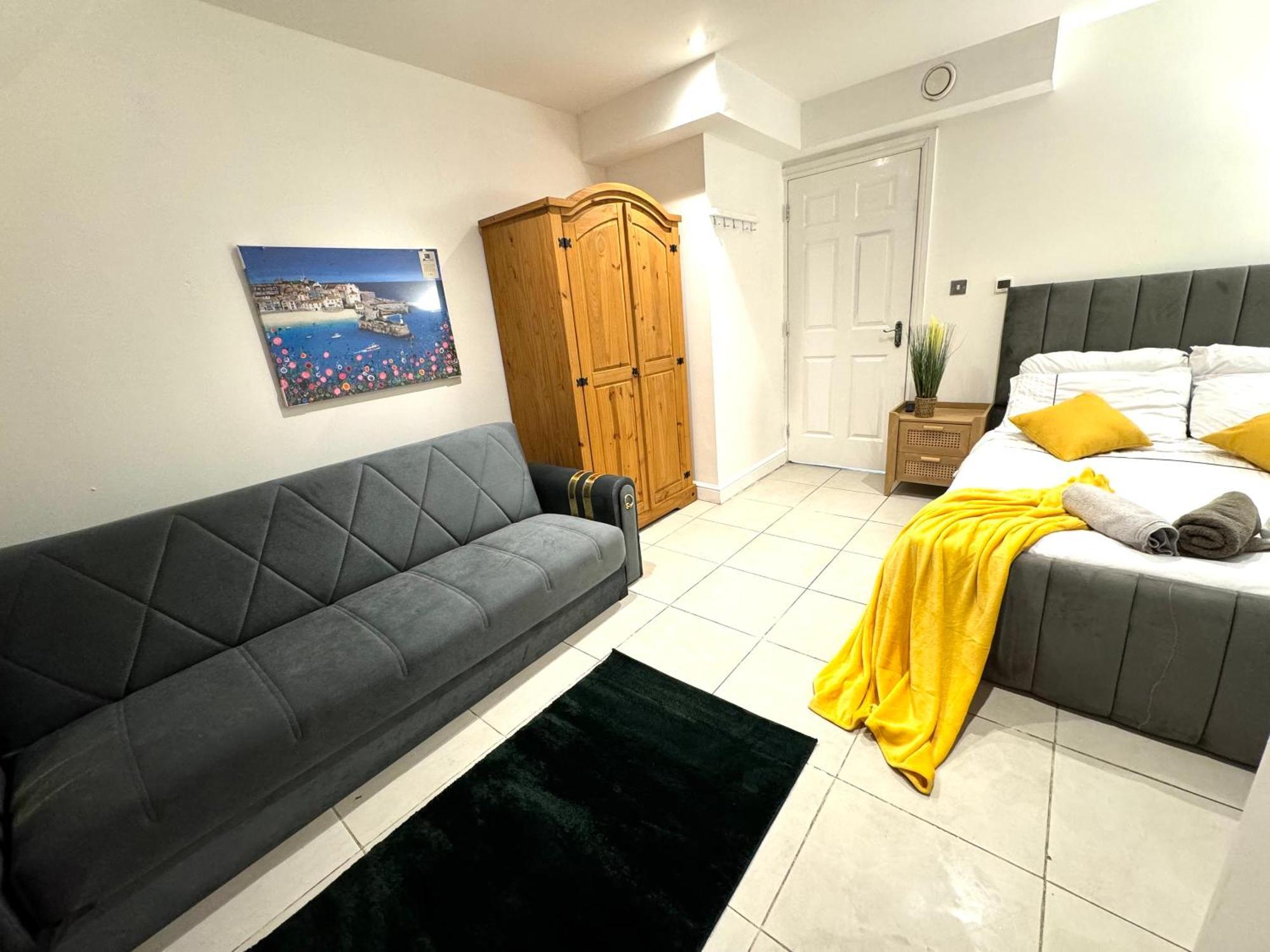 A Modern Luxury Penthouse Close To Tower-hil-canary Wharf-central * Londen