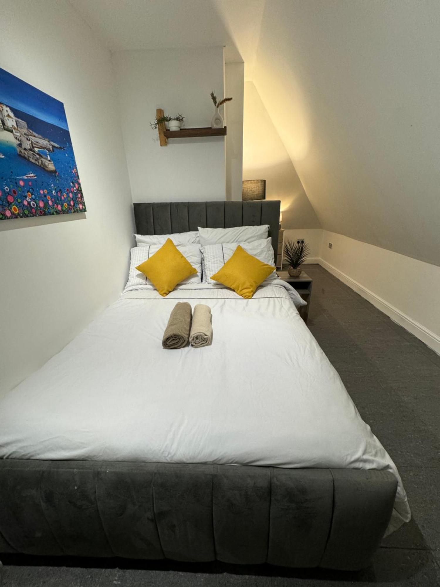 A Modern Luxury Penthouse Close To Tower-hil-canary Wharf-central Londen
