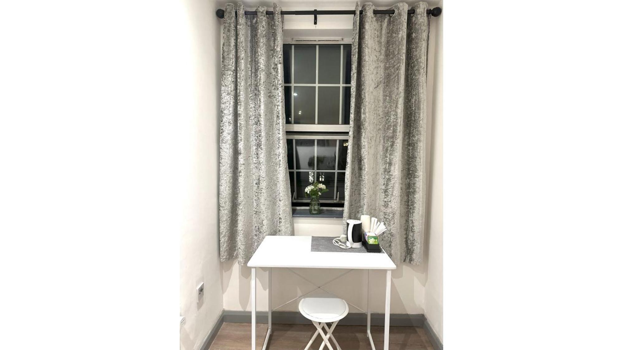 4 Bedrooms Flat In London