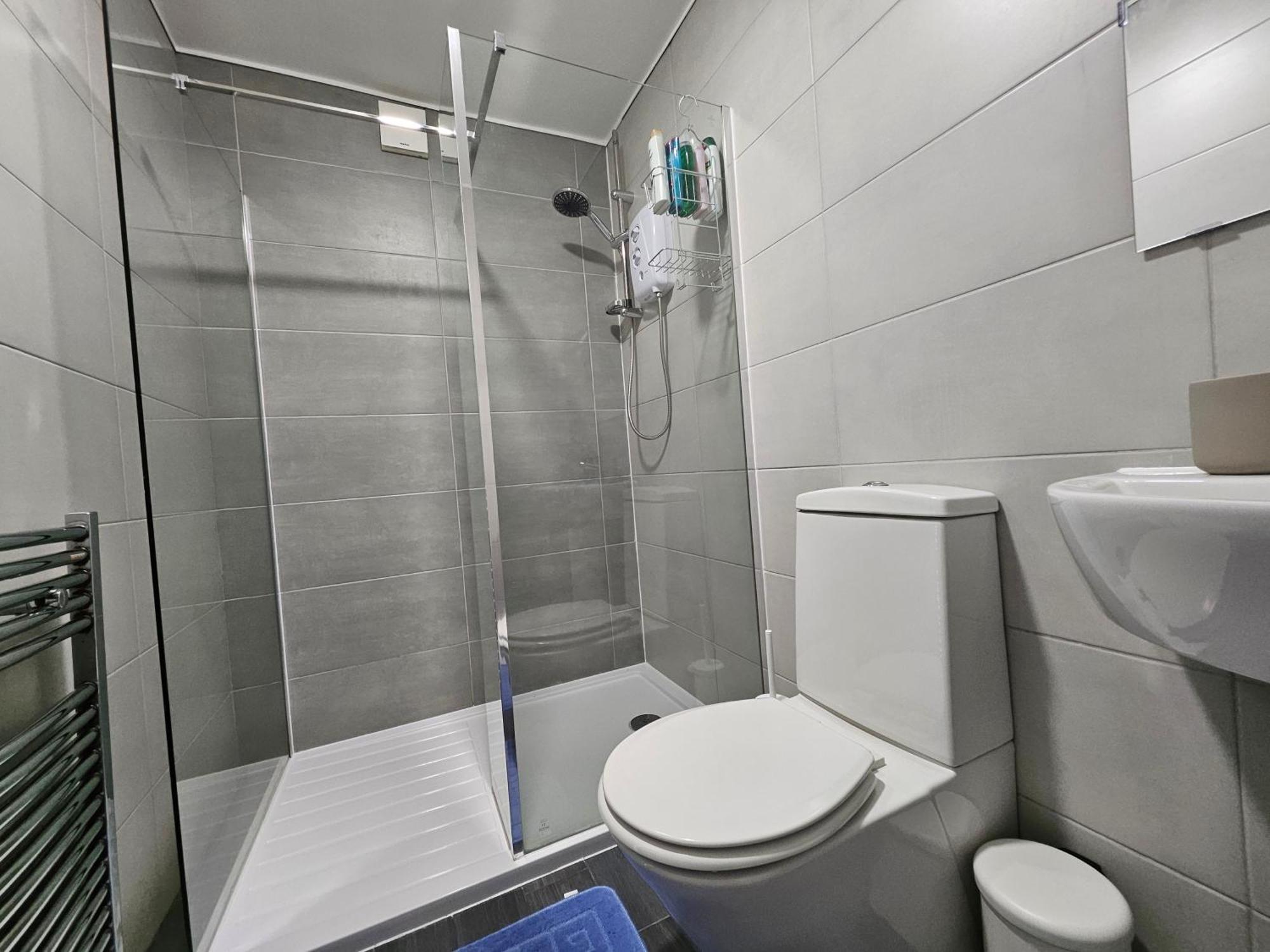 Modern Spacious Flat 10 Minutes From Big Ben London