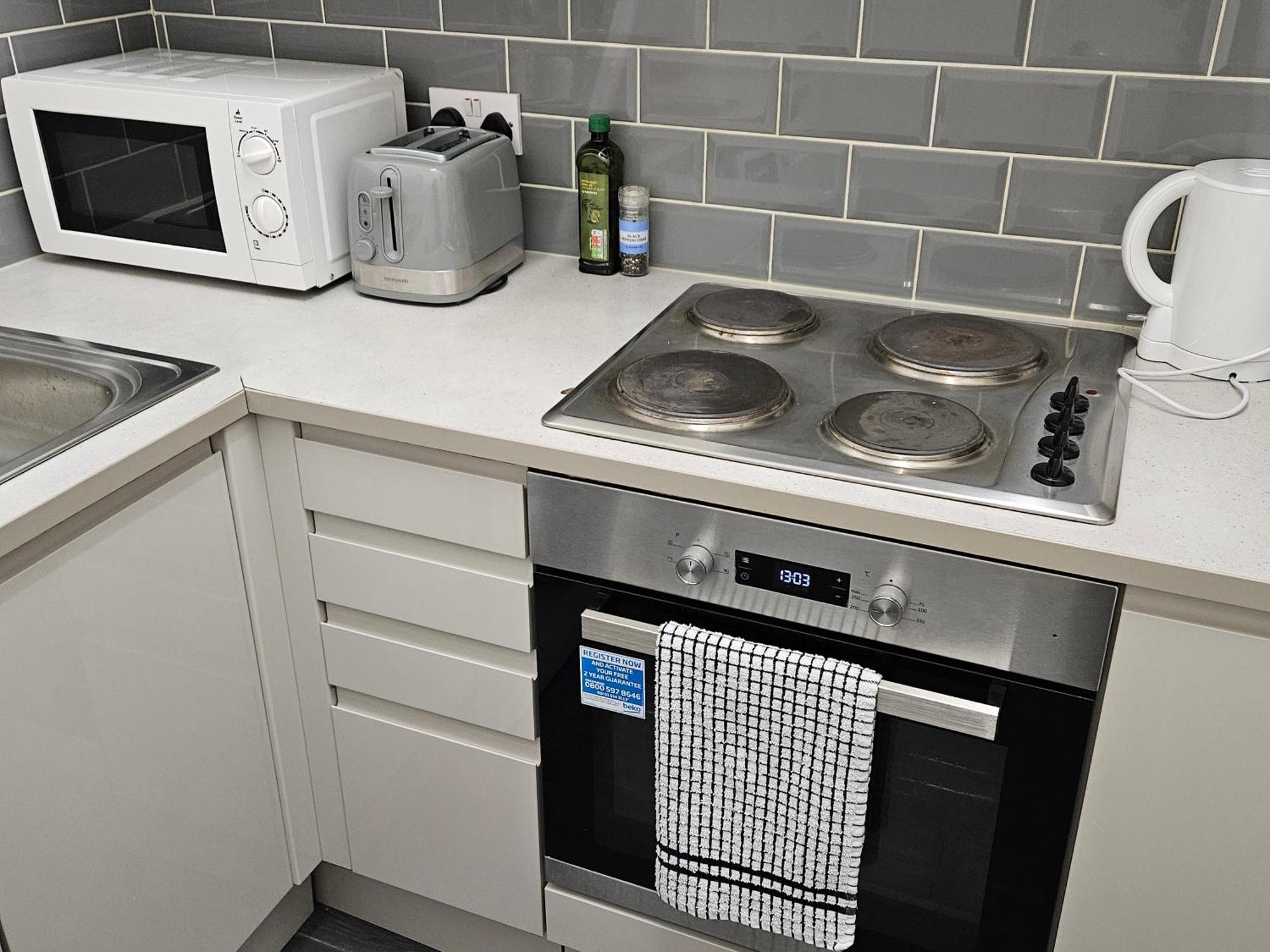 Modern Spacious Flat 10 Minutes From Big Ben * London