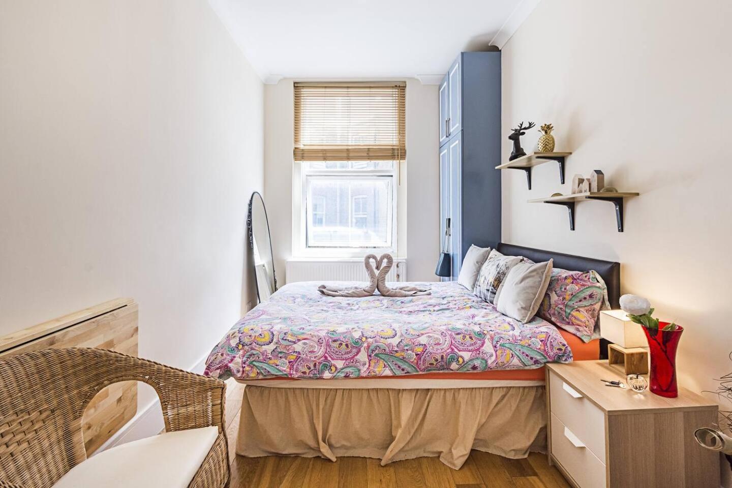 Private Homely Bedroom In Kensington R2 Apartment *