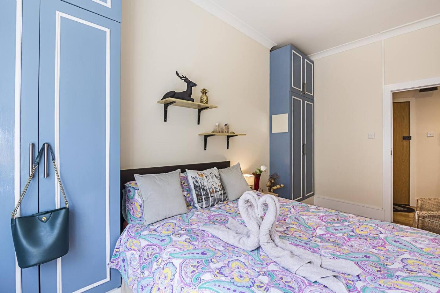 Private Homely Bedroom In Kensington R2 Apartment