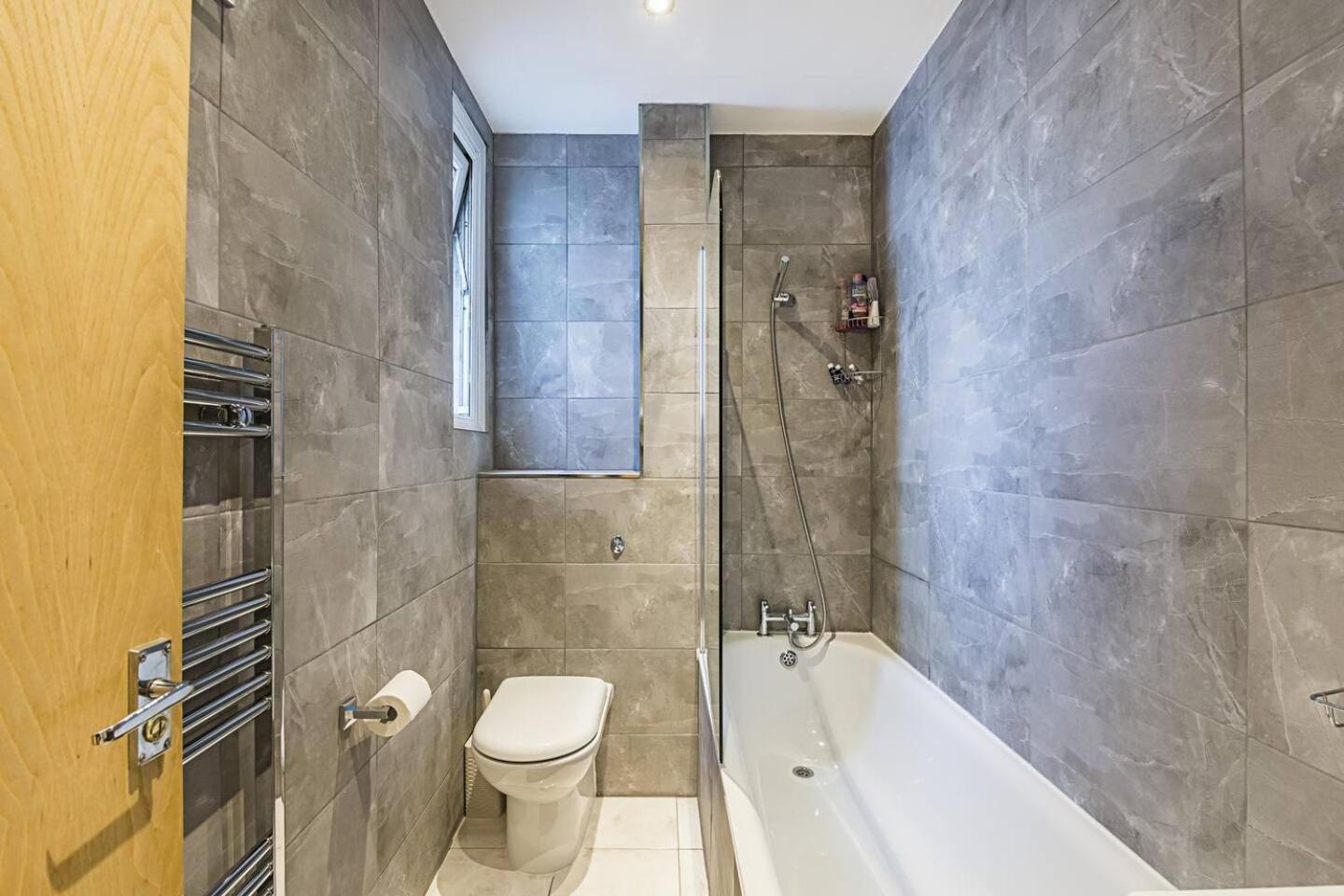 Apartment Private Homely Bedroom In Kensington R2