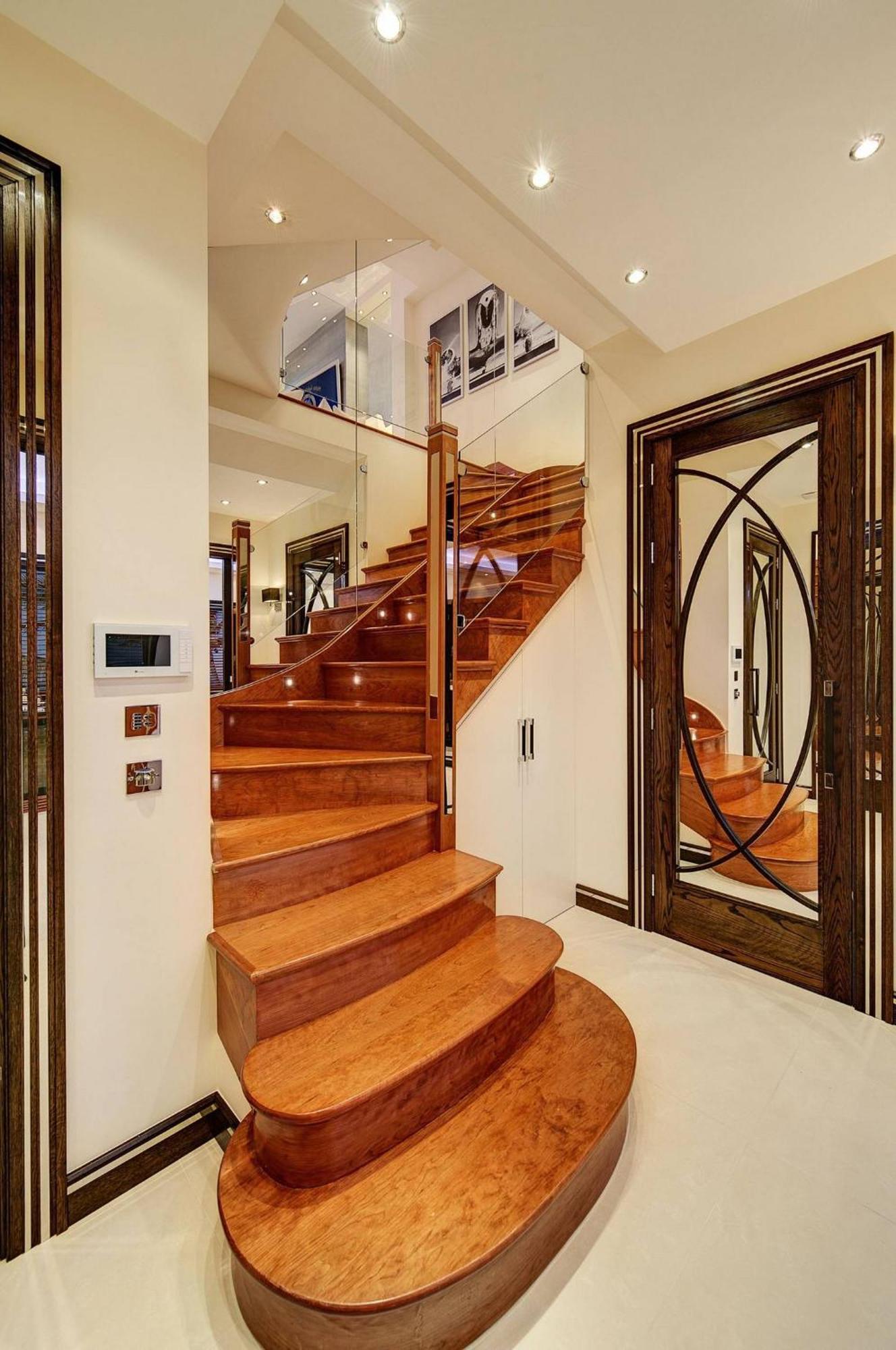 Luxurious Central Azbe Apartment London