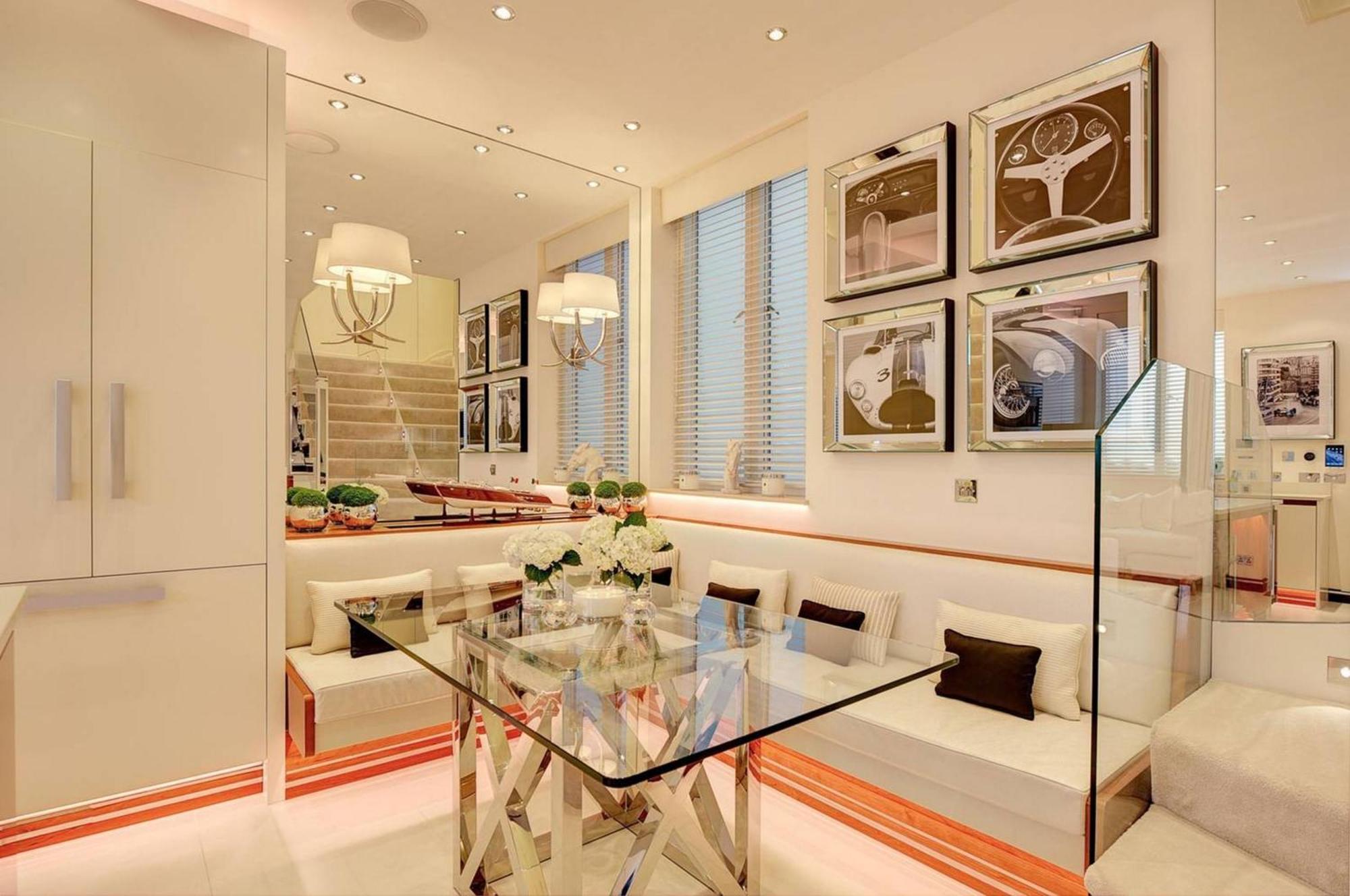 Luxurious Central Azbe Apartment London