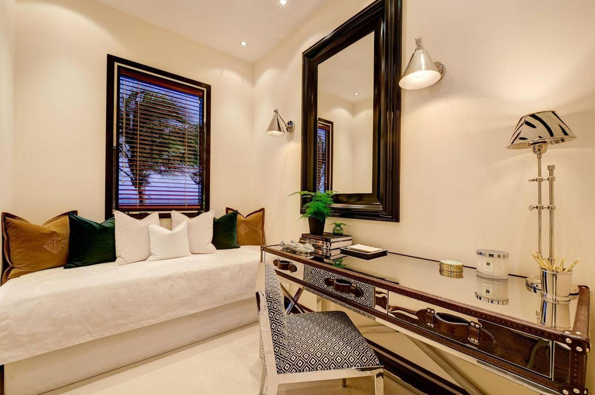 Luxurious Central Azbe *