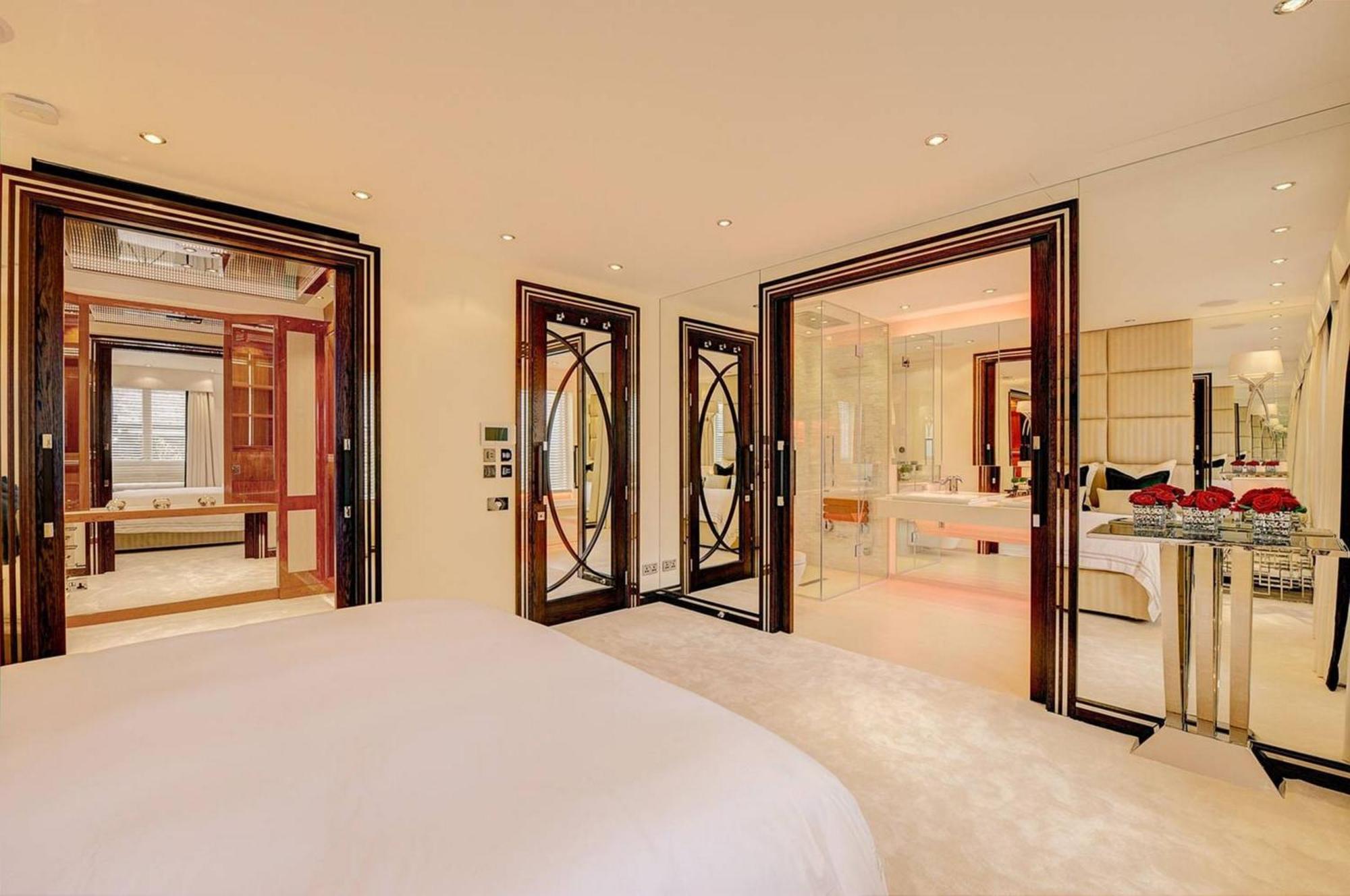 Luxurious Central Azbe Apartment London